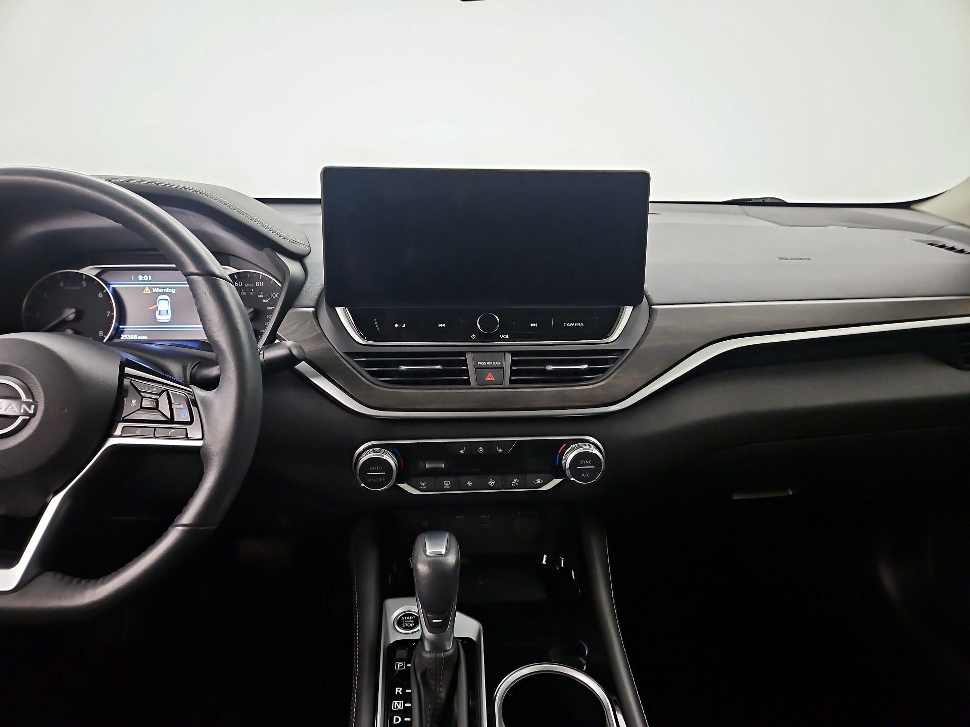 Thumbnail: 2023 Nissan Altima - 8