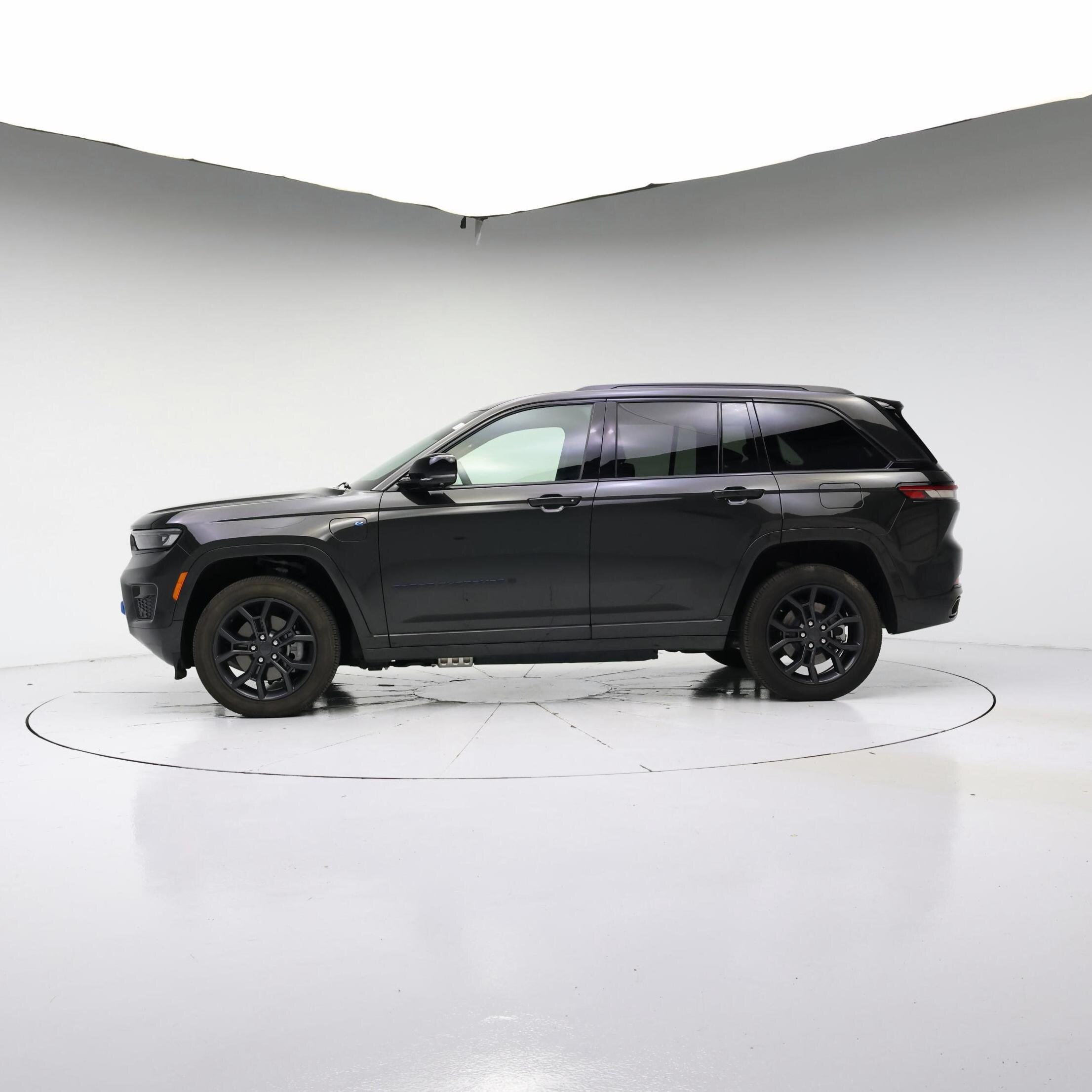 Thumbnail: 2024 Jeep Grand Cherokee - 3