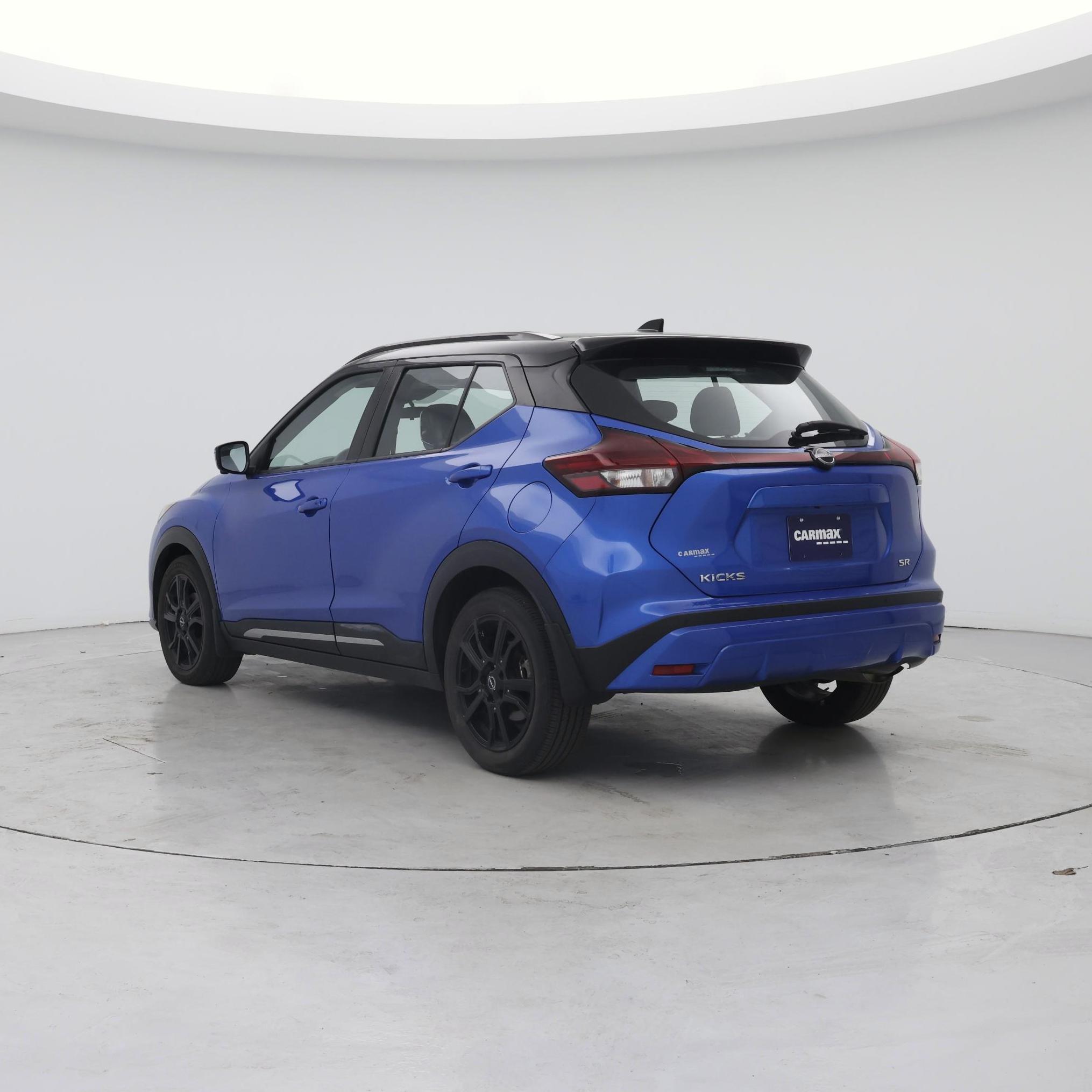 Thumbnail: 2023 Nissan Kicks - 2