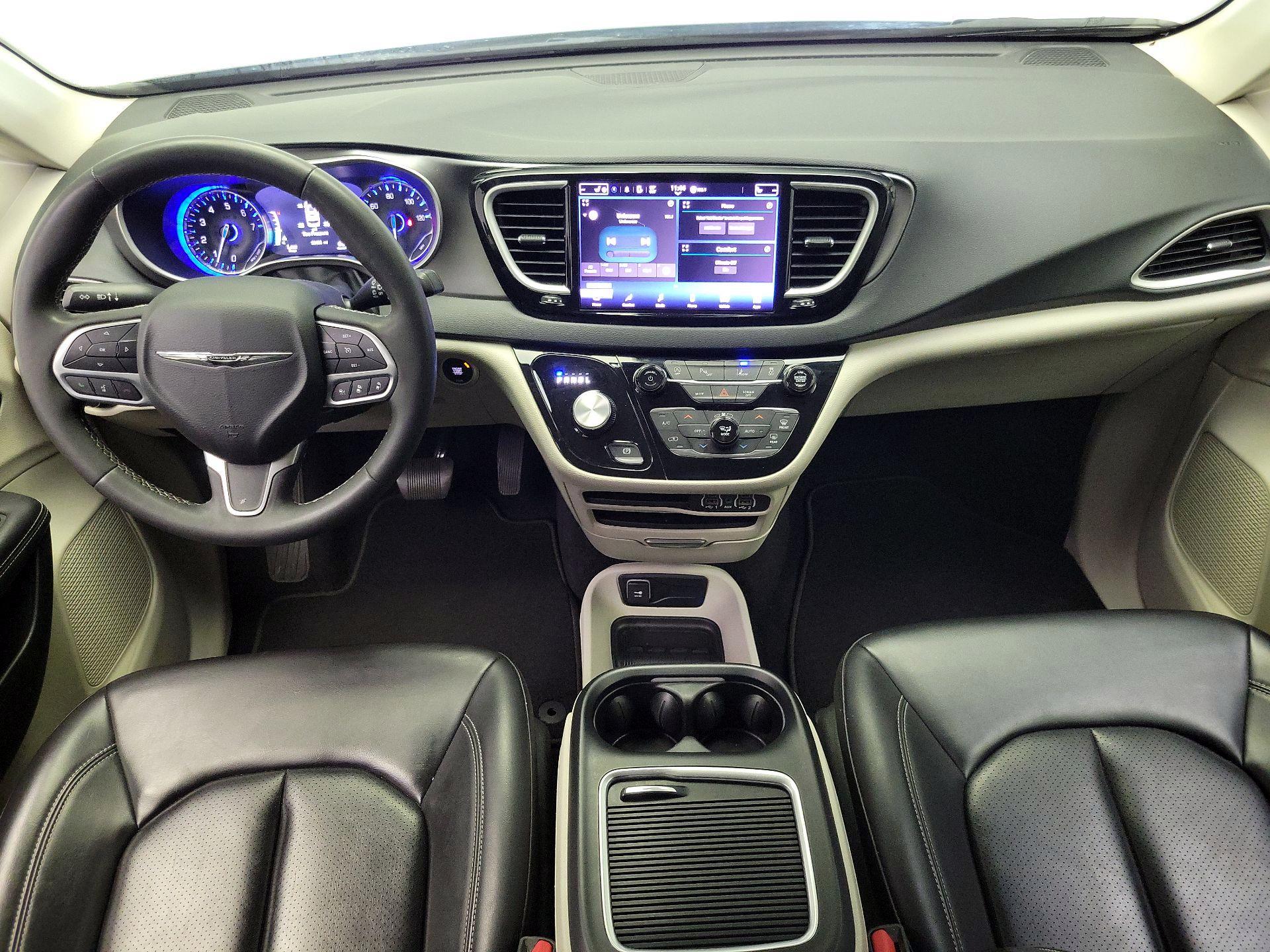 Thumbnail: 2023 Chrysler Pacifica - 9