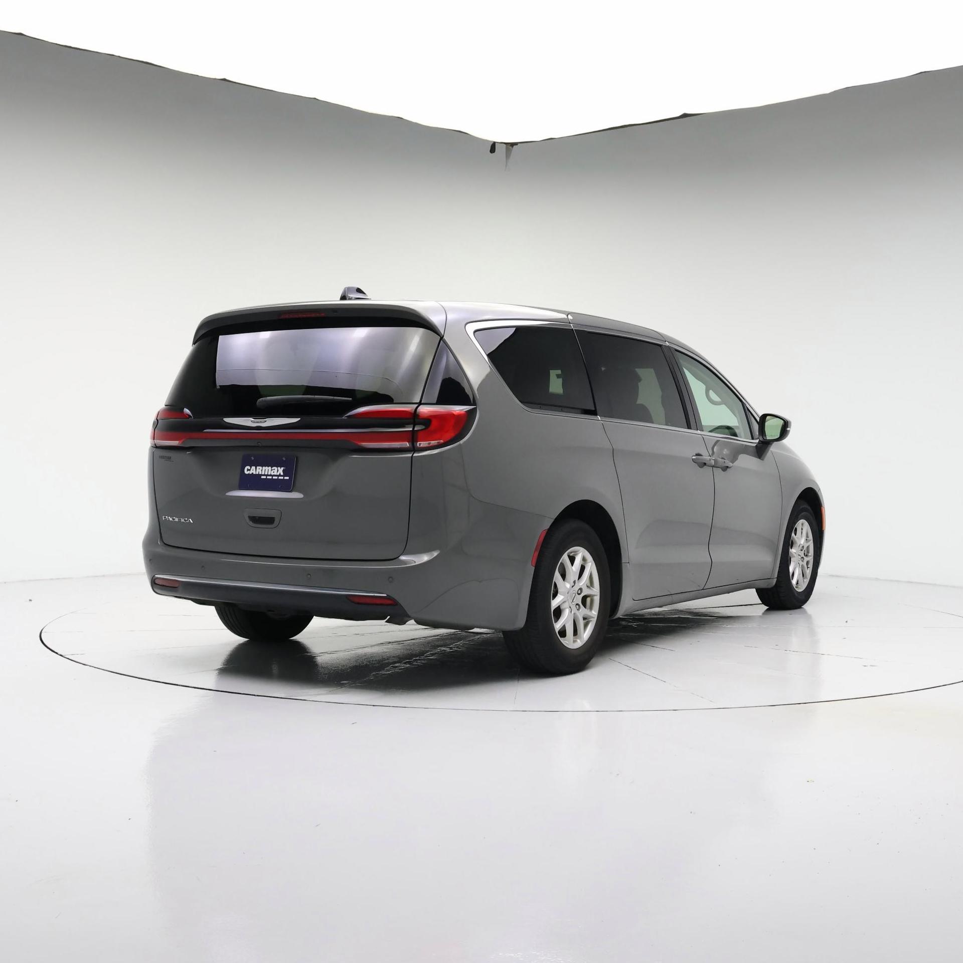 Thumbnail: 2023 Chrysler Pacifica - 8