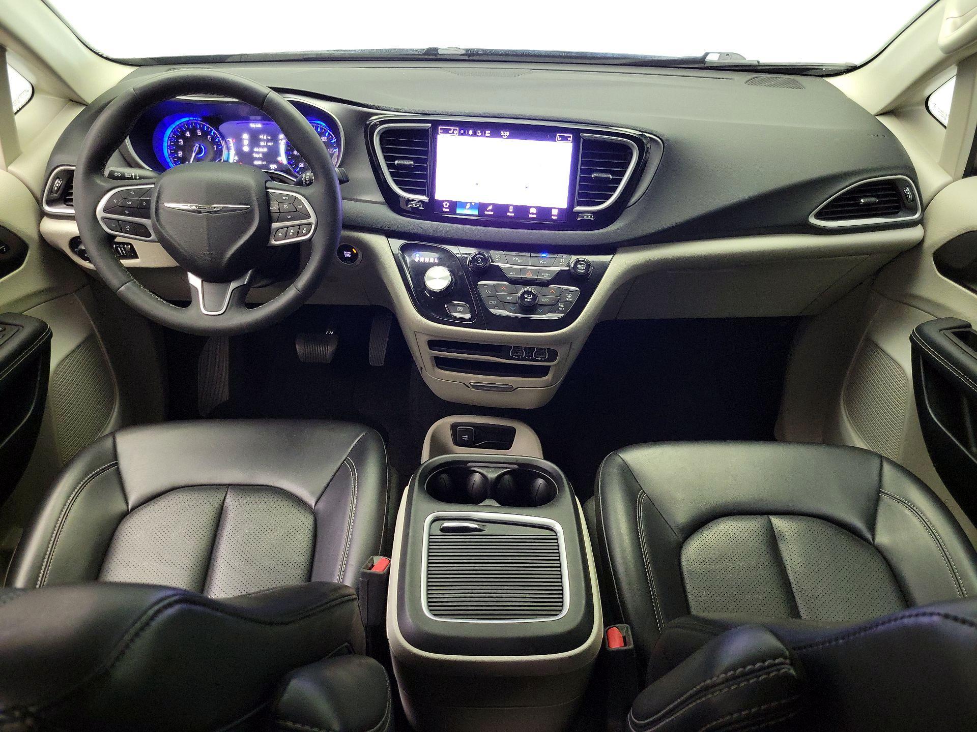 Thumbnail: 2023 Chrysler Pacifica - 9
