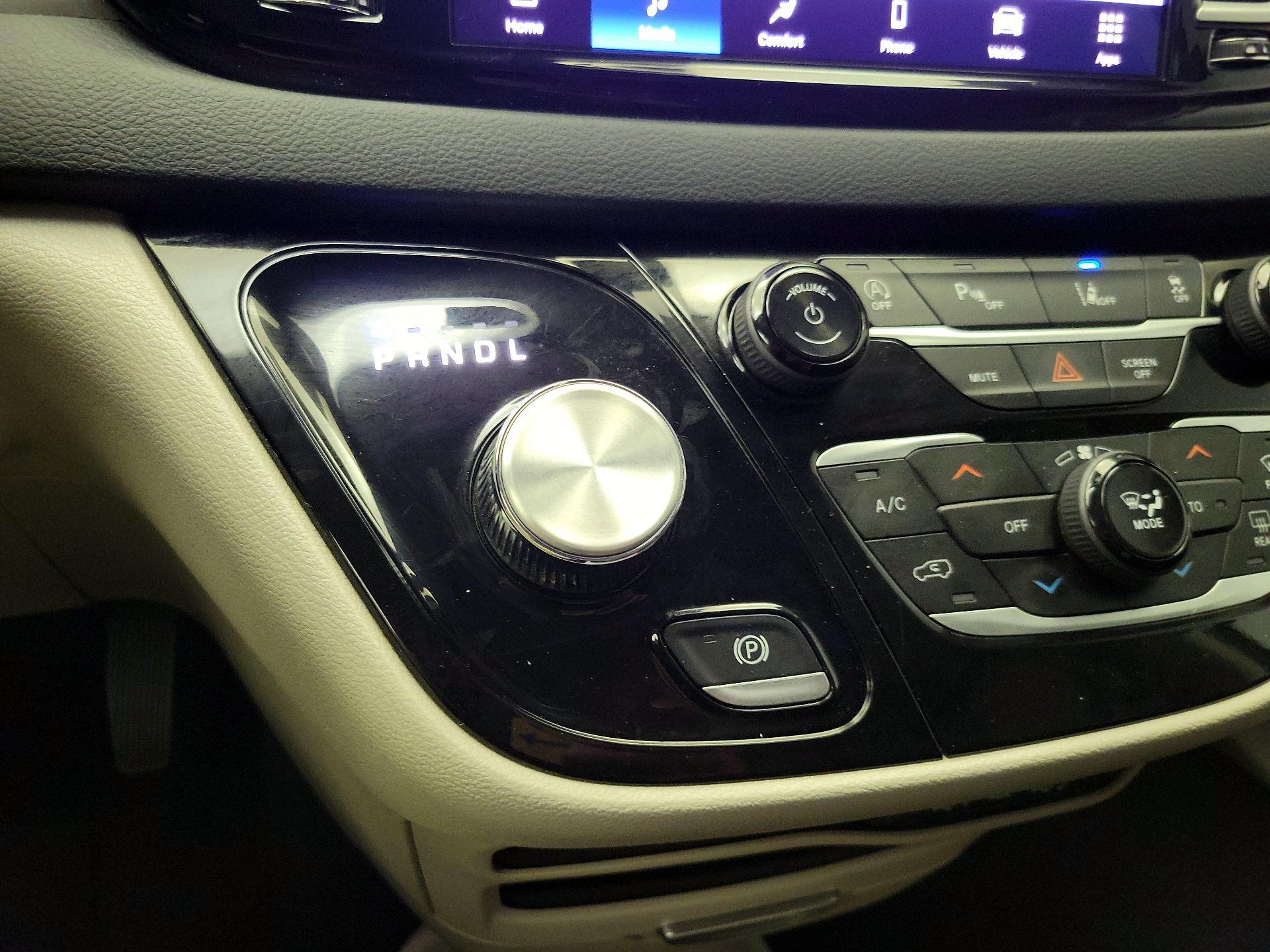 Thumbnail: 2023 Chrysler Pacifica - 17