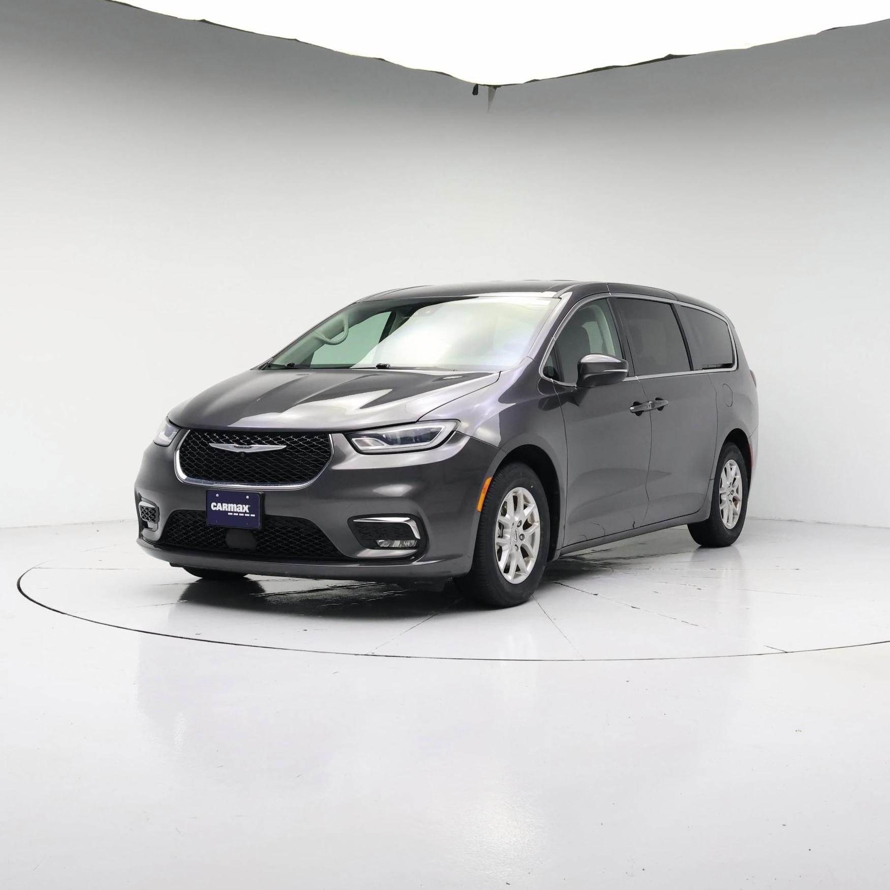Thumbnail: 2023 Chrysler Pacifica - 4