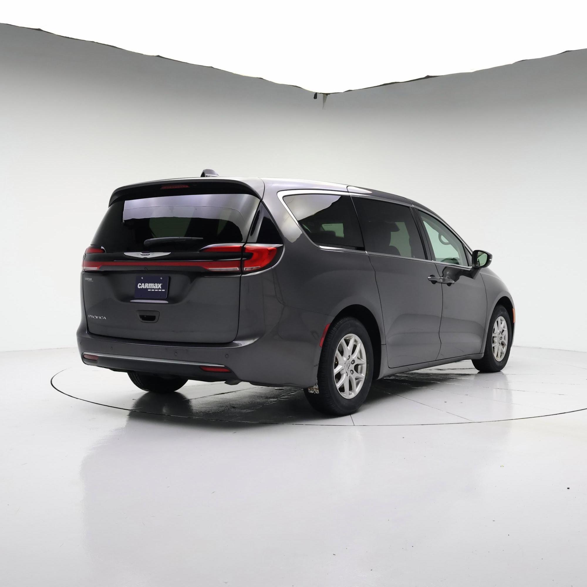 Thumbnail: 2023 Chrysler Pacifica - 8