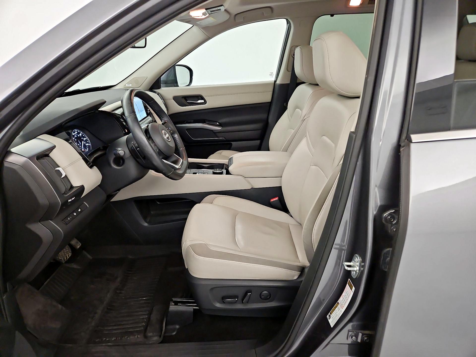Thumbnail: 2023 Nissan Pathfinder - 9
