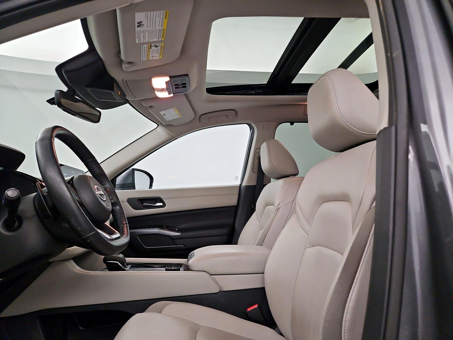Thumbnail: 2023 Nissan Pathfinder - 18