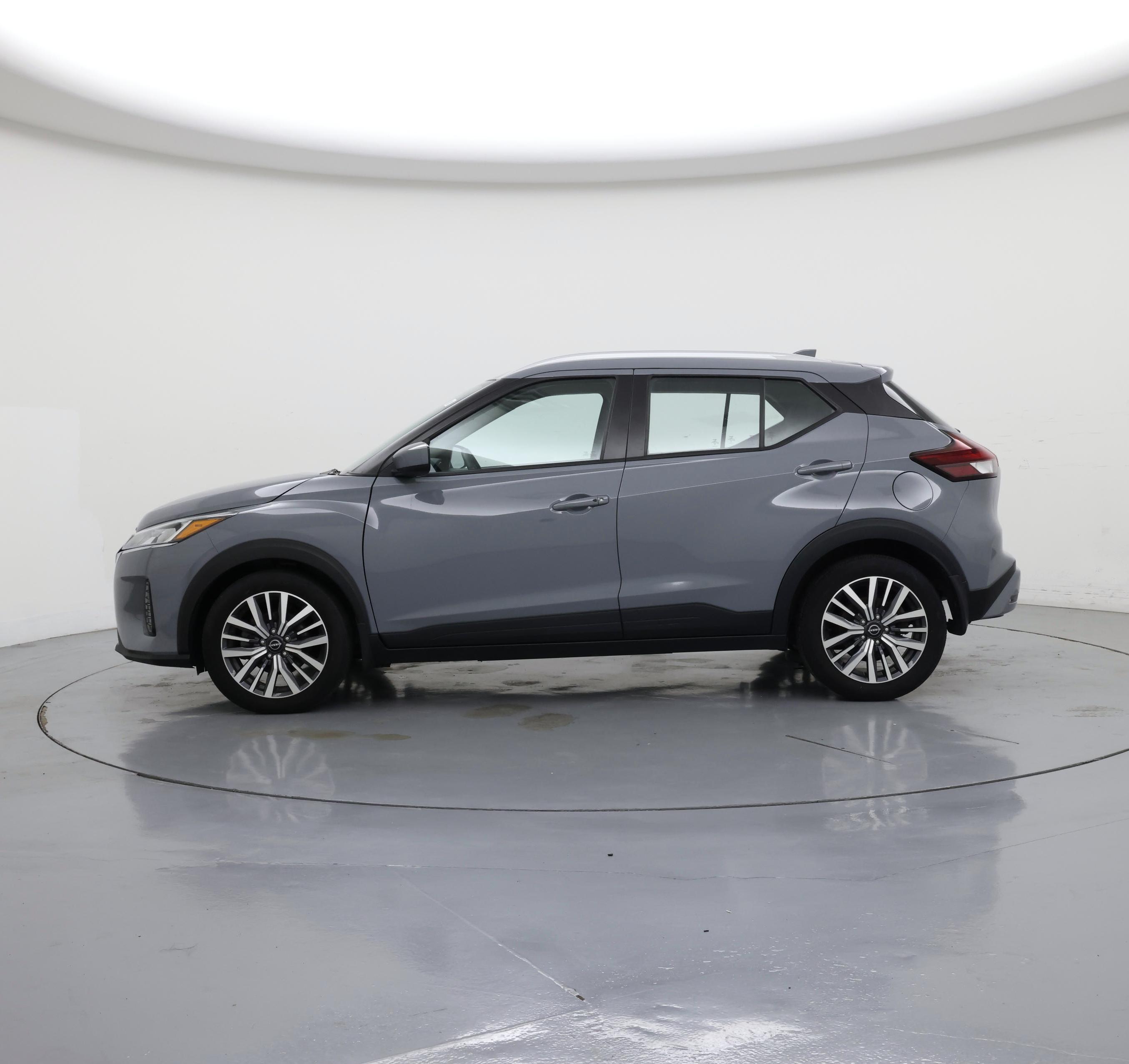 Thumbnail: 2023 Nissan Kicks - 3