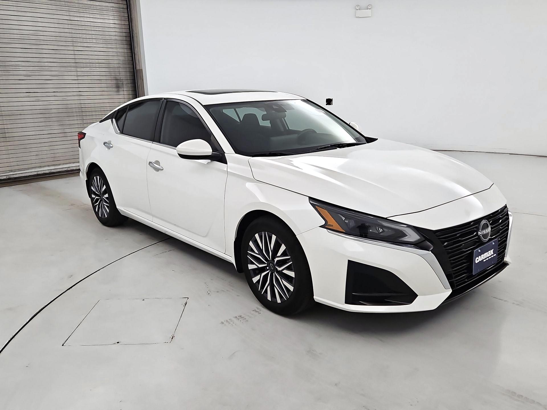 Thumbnail: 2023 Nissan Altima - 1