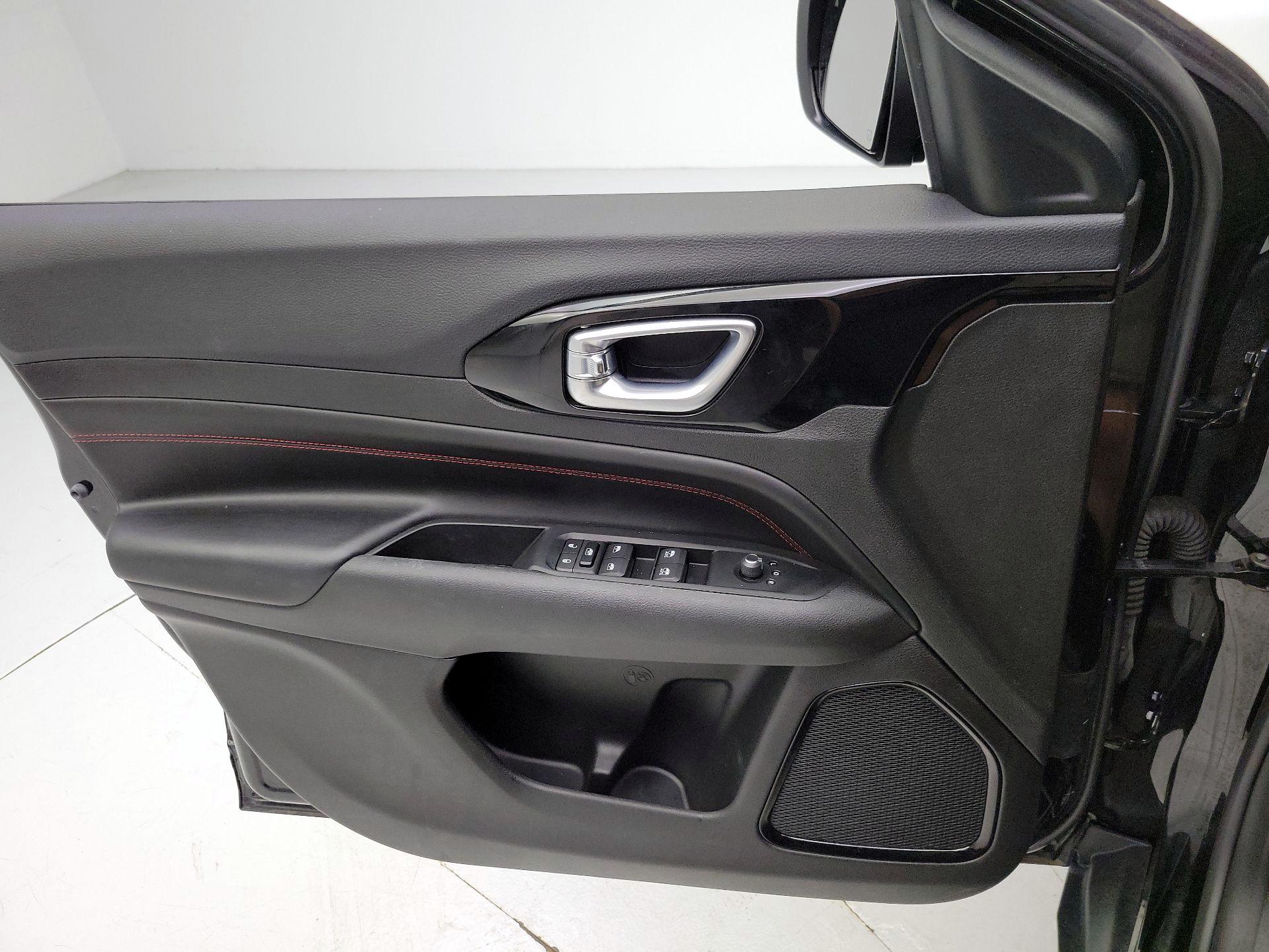 Thumbnail: 2022 Jeep Compass - 12