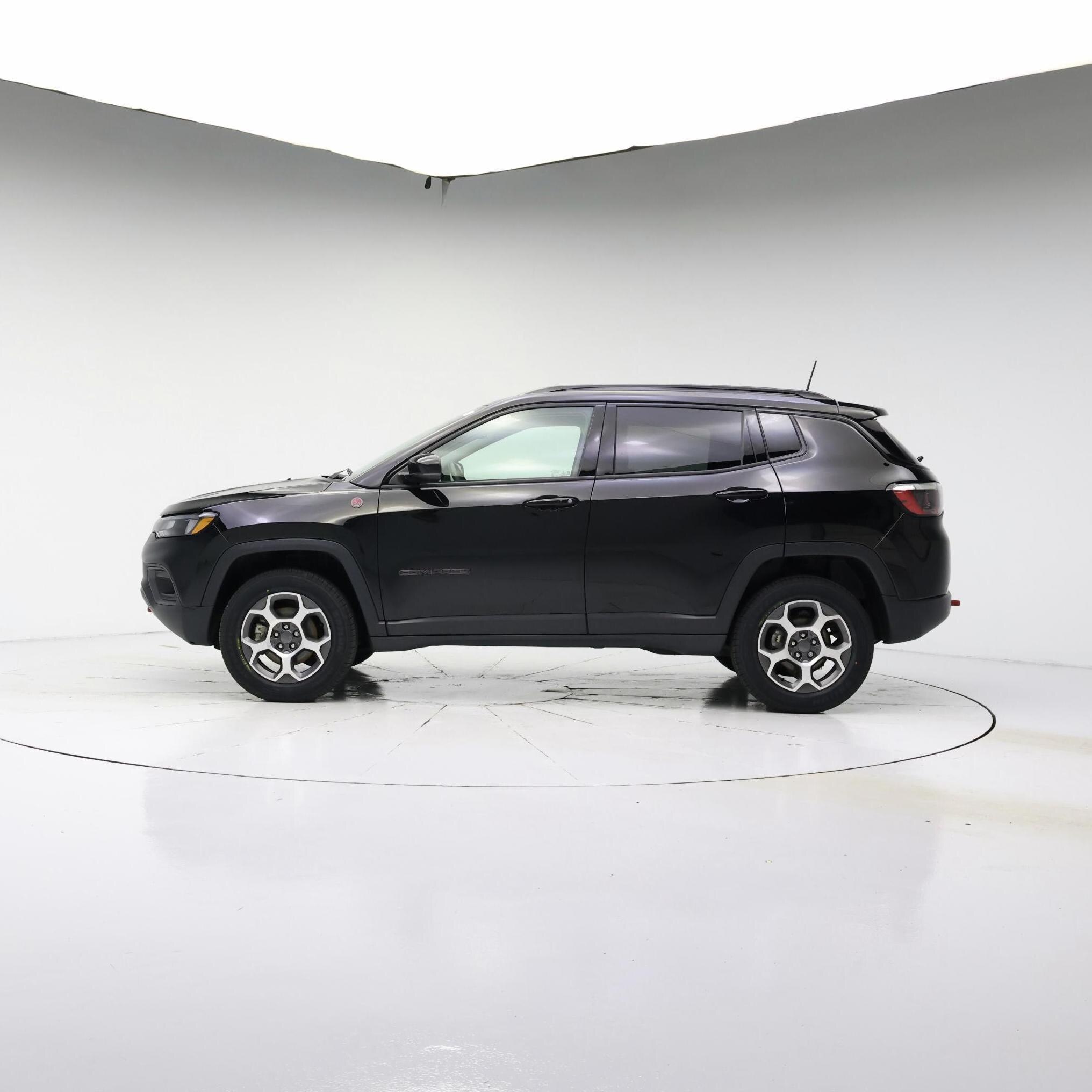 Thumbnail: 2022 Jeep Compass - 3