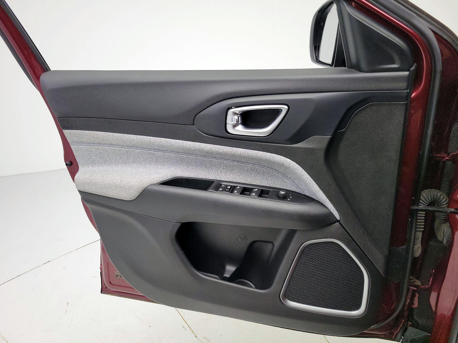 Thumbnail: 2022 Jeep Compass - 12