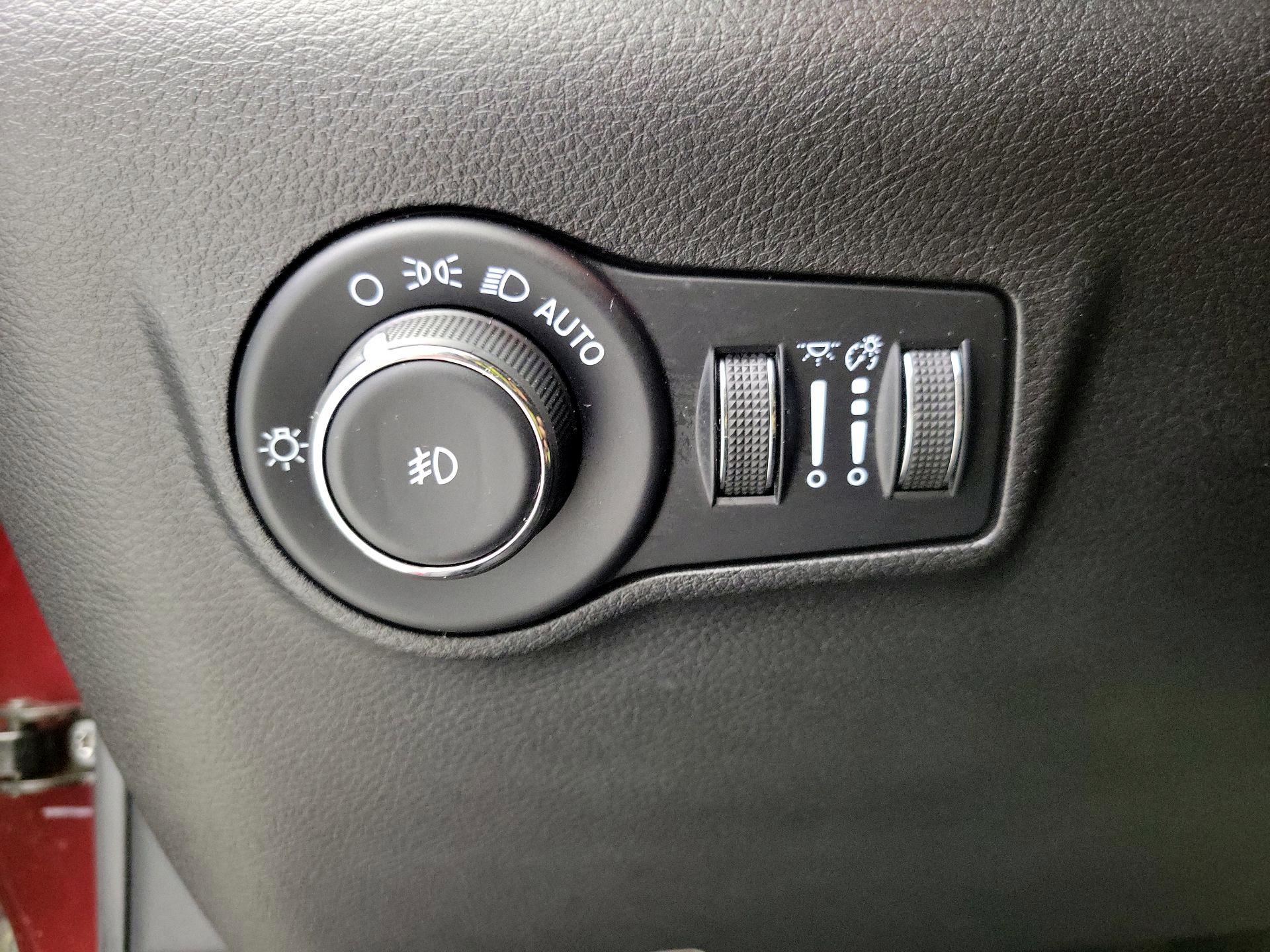 Thumbnail: 2022 Jeep Compass - 13