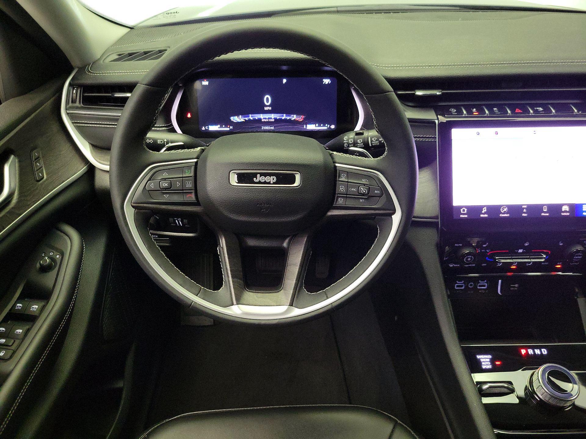 Thumbnail: 2023 Jeep Grand Cherokee - 10