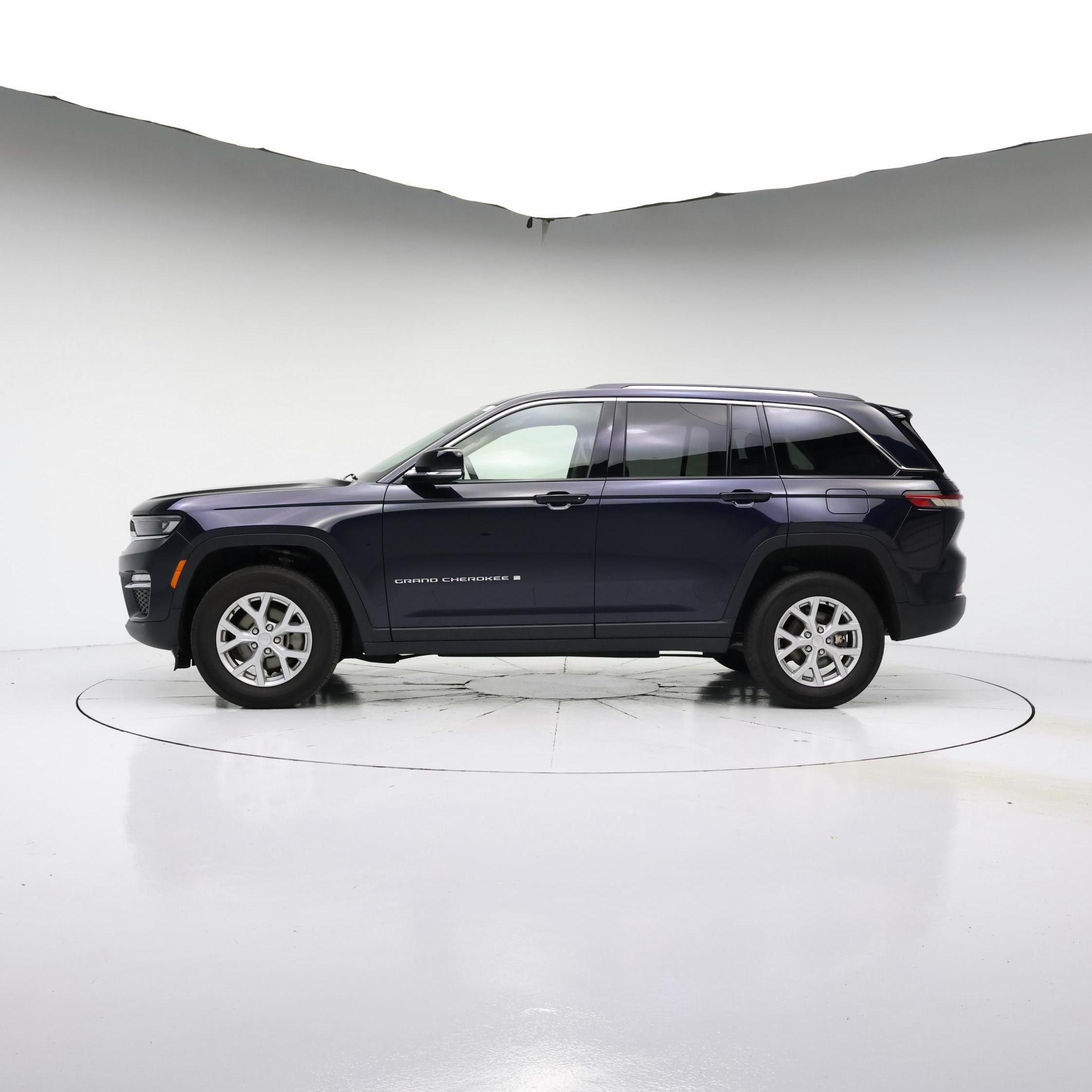 Thumbnail: 2023 Jeep Grand Cherokee - 3
