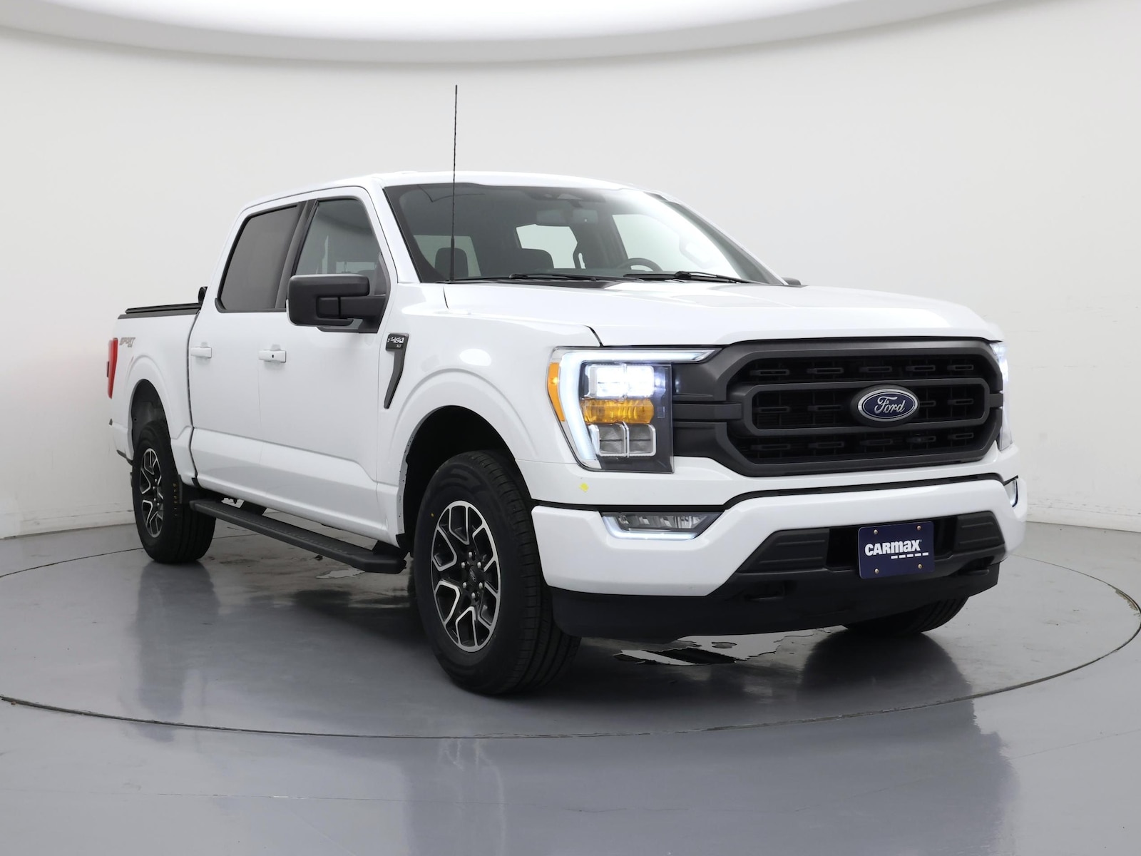 2023 Ford F-150 XLT - Photo 2