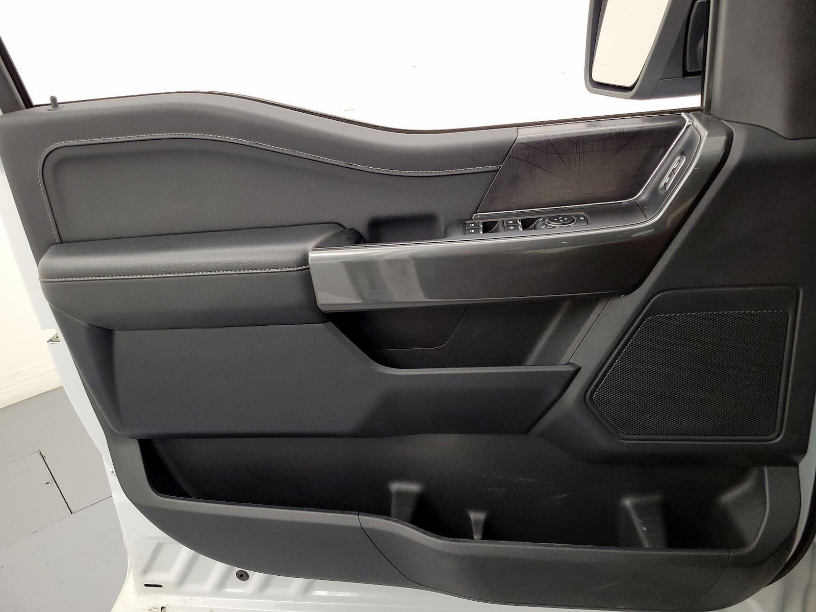 2023 Ford F-150 XLT - Photo 13