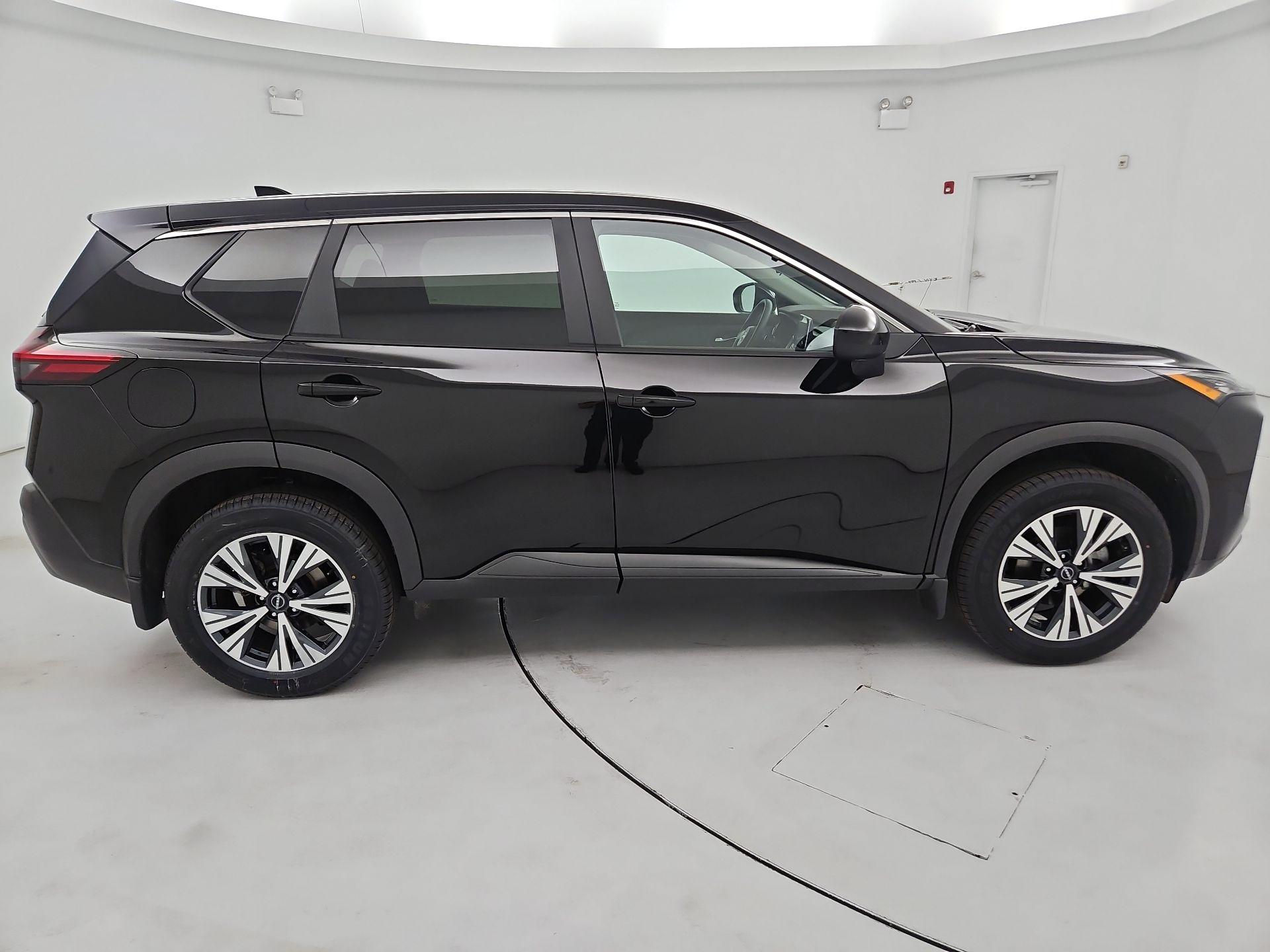 Thumbnail: 2023 Nissan Rogue - 4
