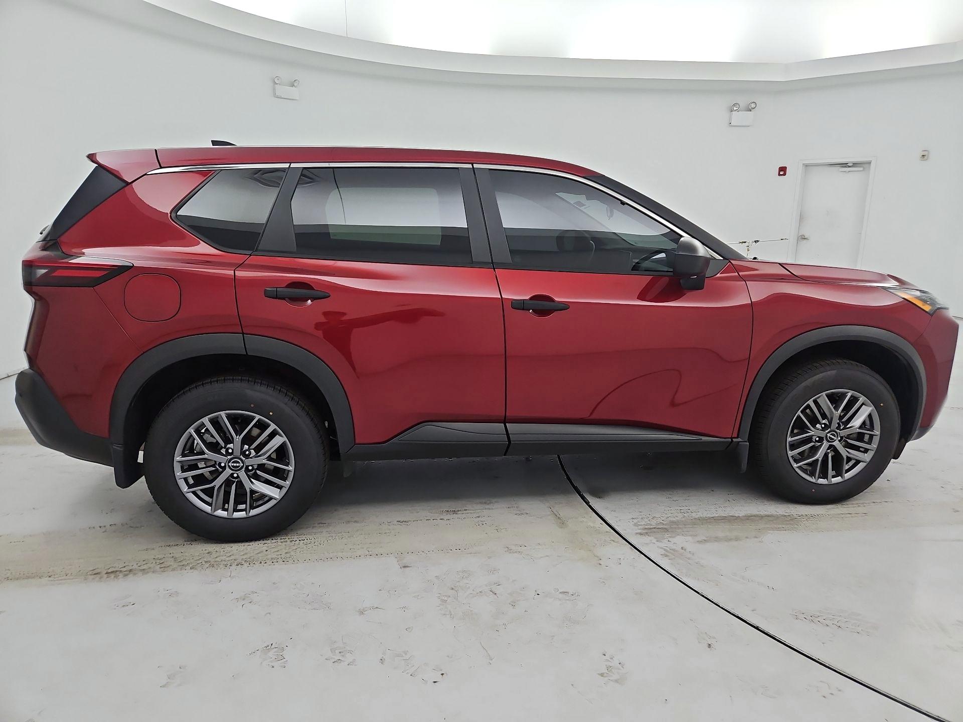 Thumbnail: 2023 Nissan Rogue - 4