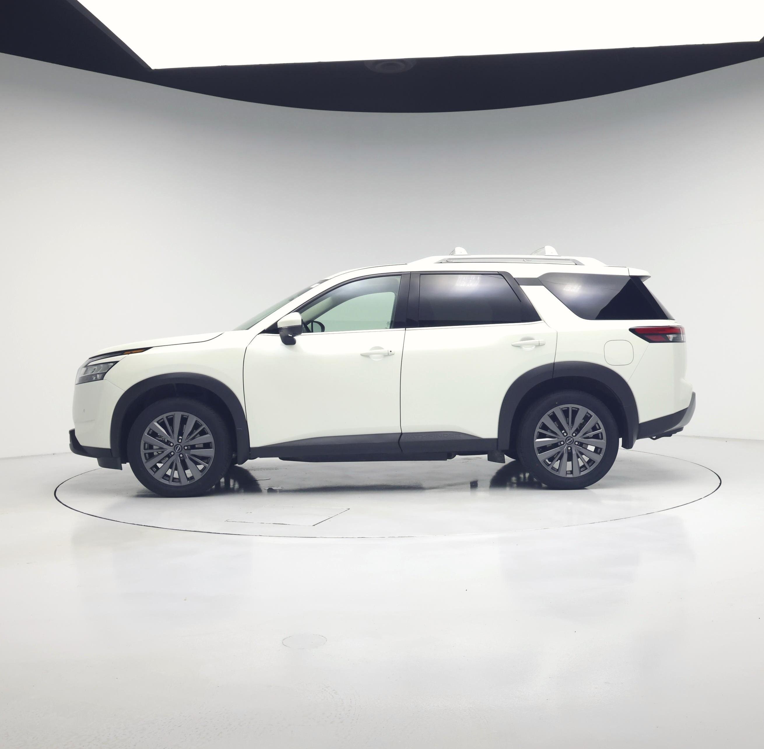 Thumbnail: 2023 Nissan Pathfinder - 3