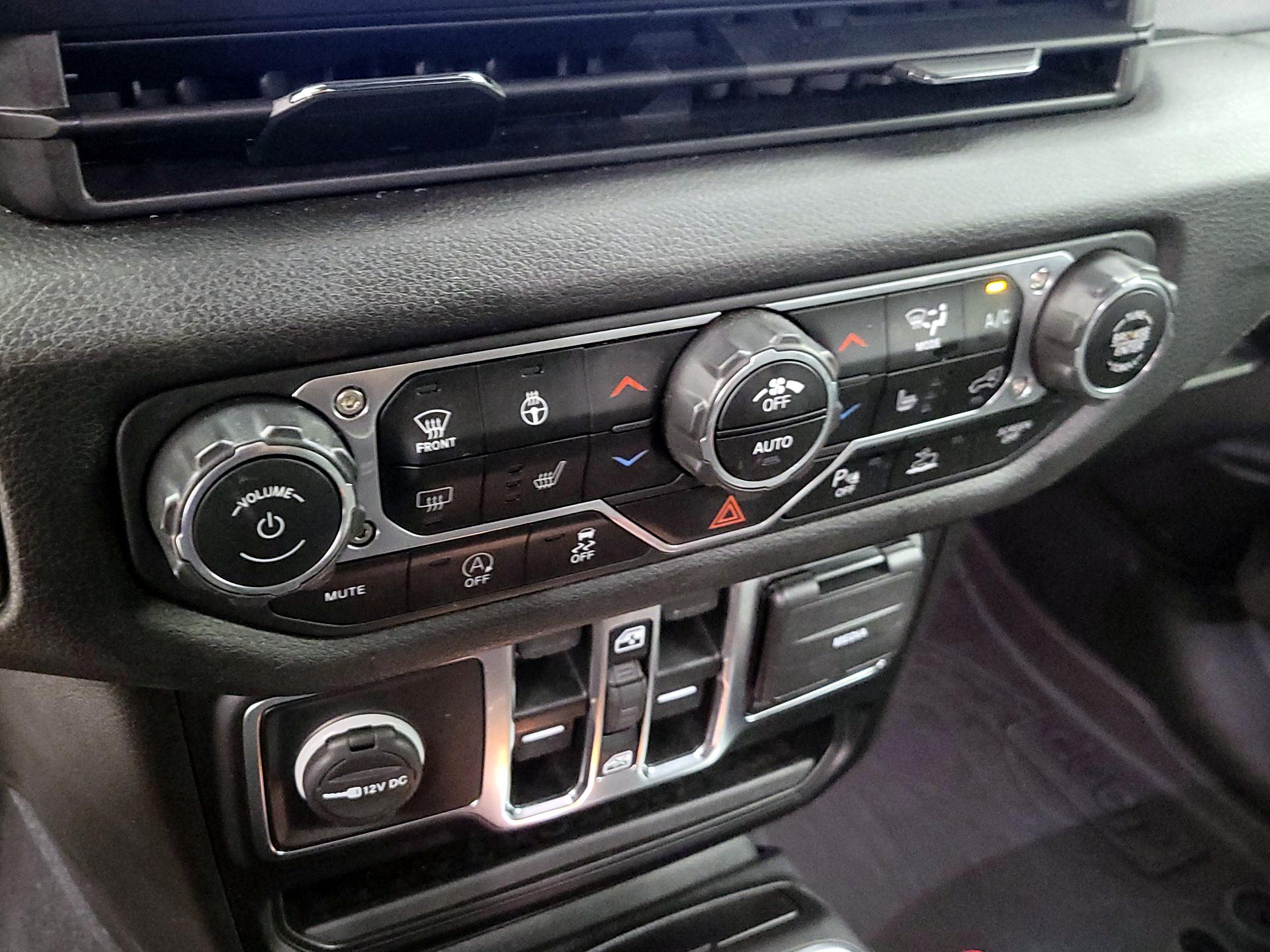 Thumbnail: 2024 Jeep Wrangler - 16