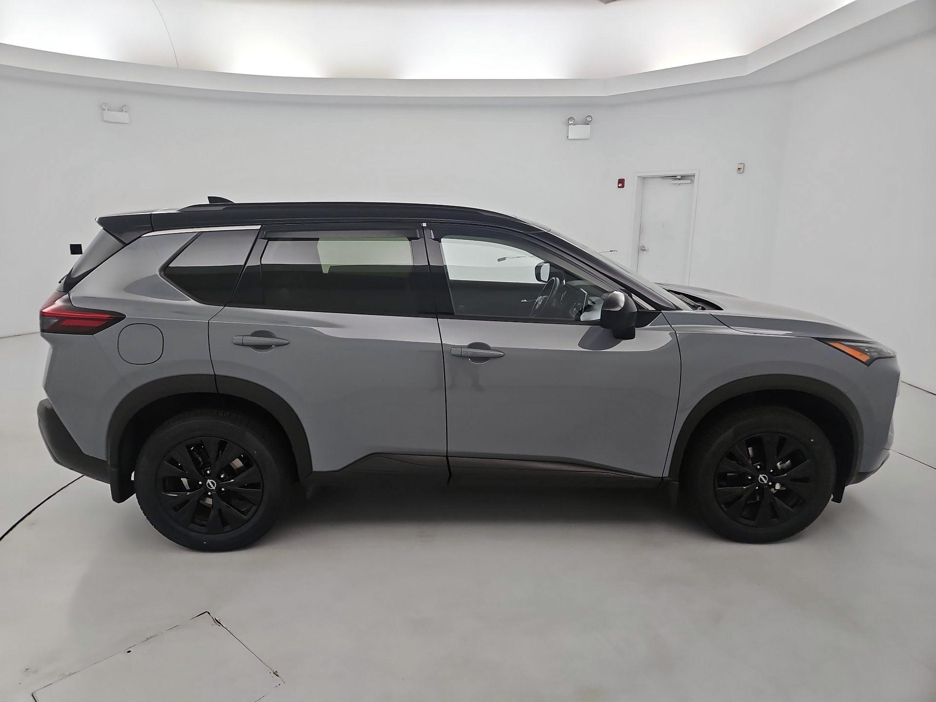 Thumbnail: 2023 Nissan Rogue - 4
