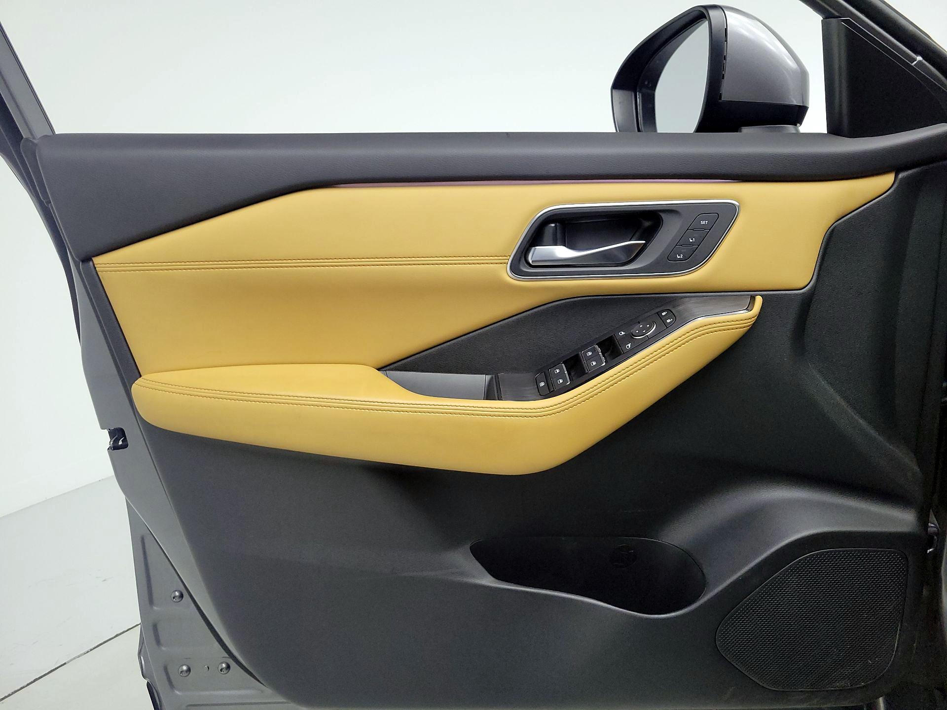 Thumbnail: 2023 Nissan Rogue - 12