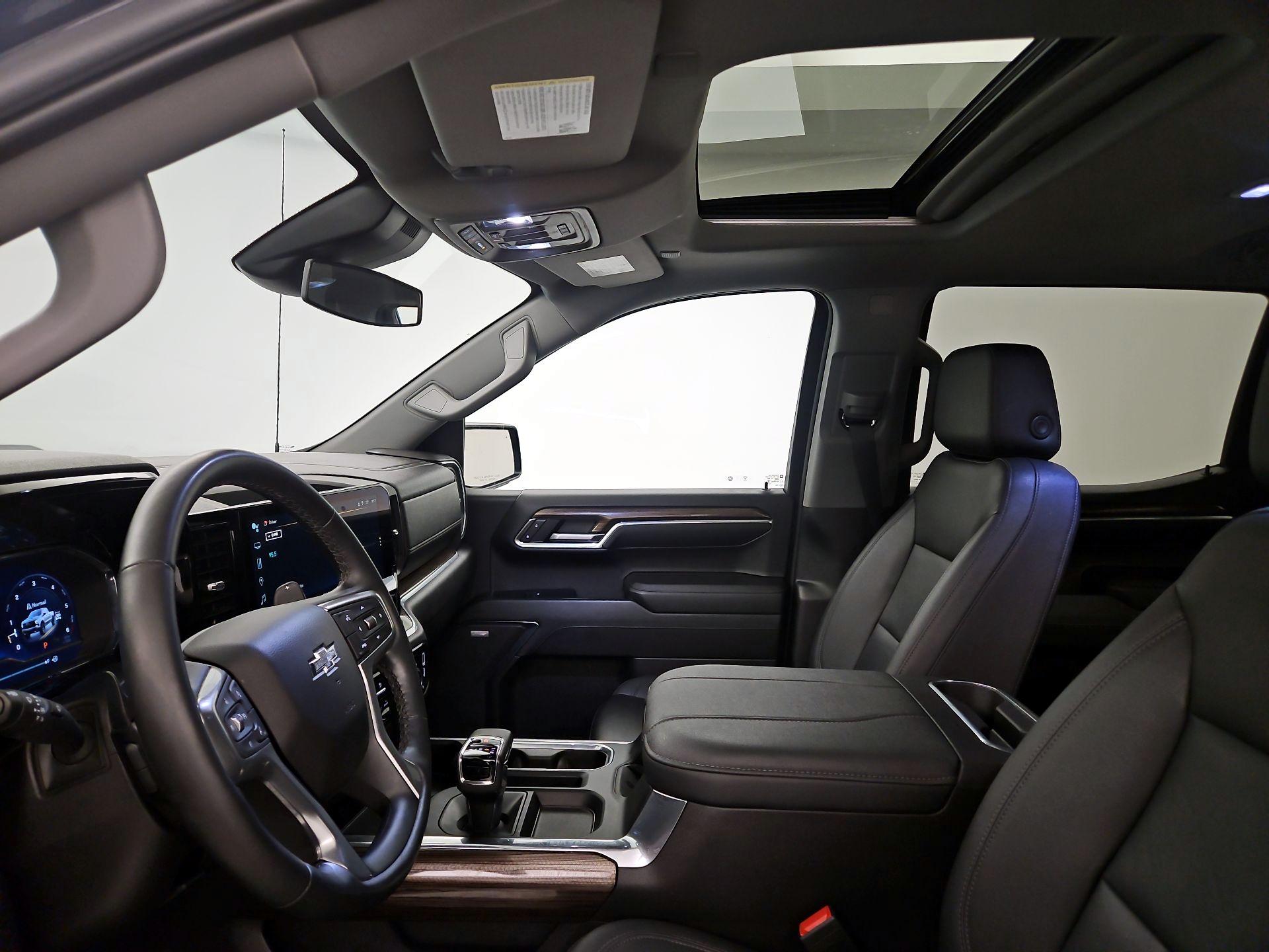 Thumbnail: 2023 Chevrolet Silverado 1500 - 17