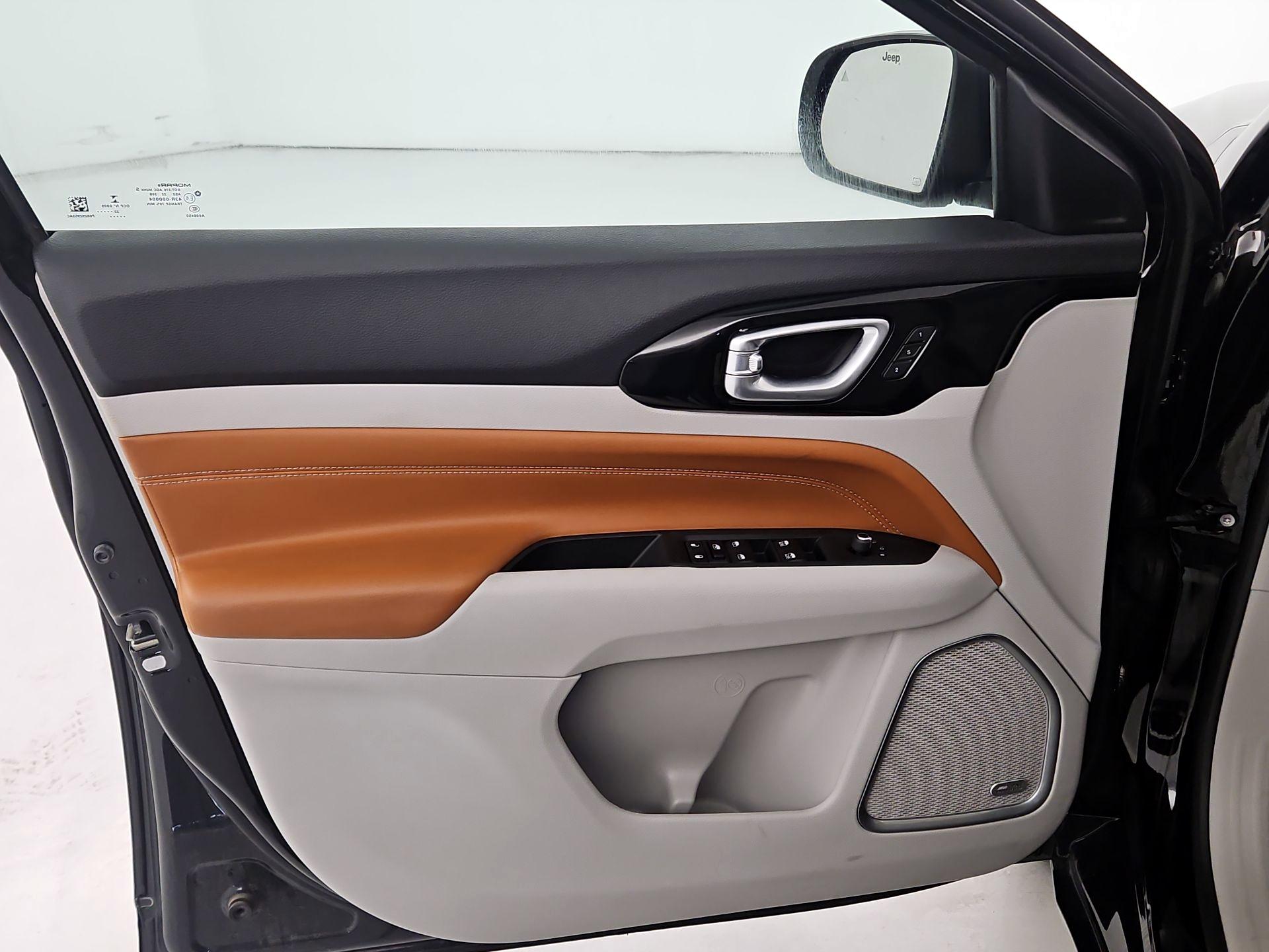 Thumbnail: 2022 Jeep Compass - 10