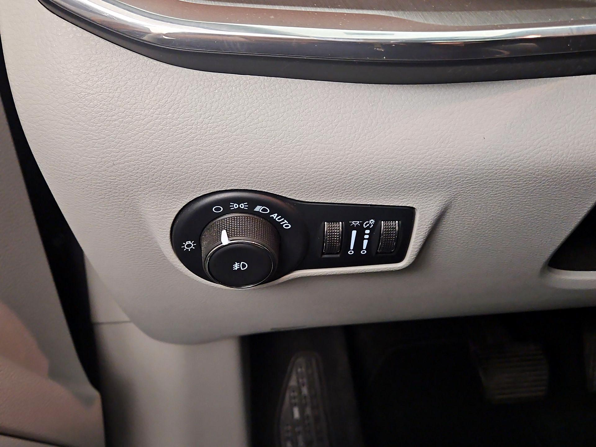 Thumbnail: 2022 Jeep Compass - 11