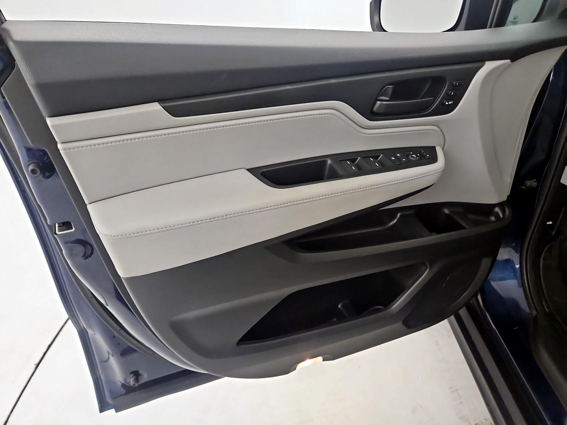 Thumbnail: 2021 Honda Odyssey - 10