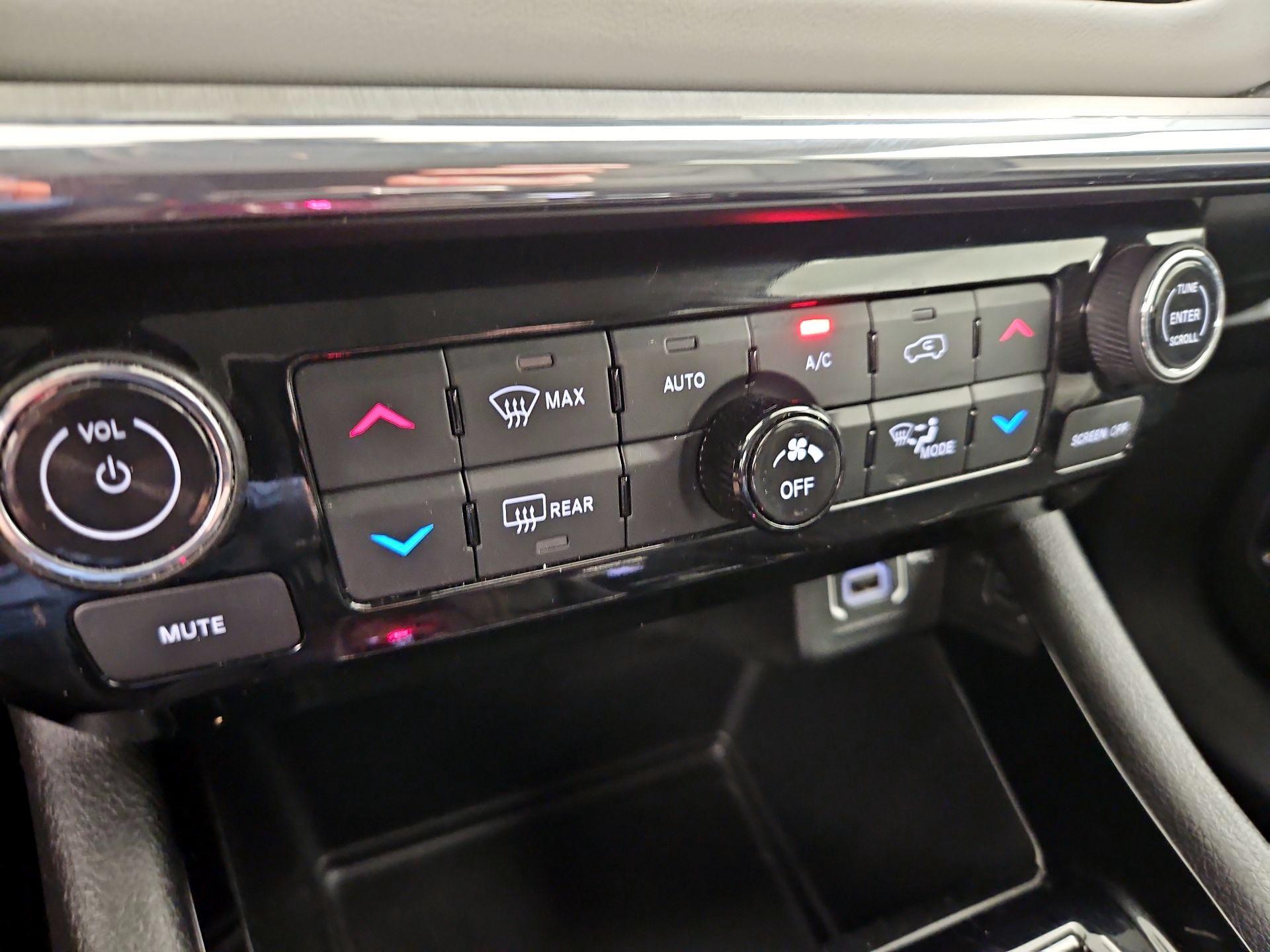 Thumbnail: 2022 Jeep Compass - 16