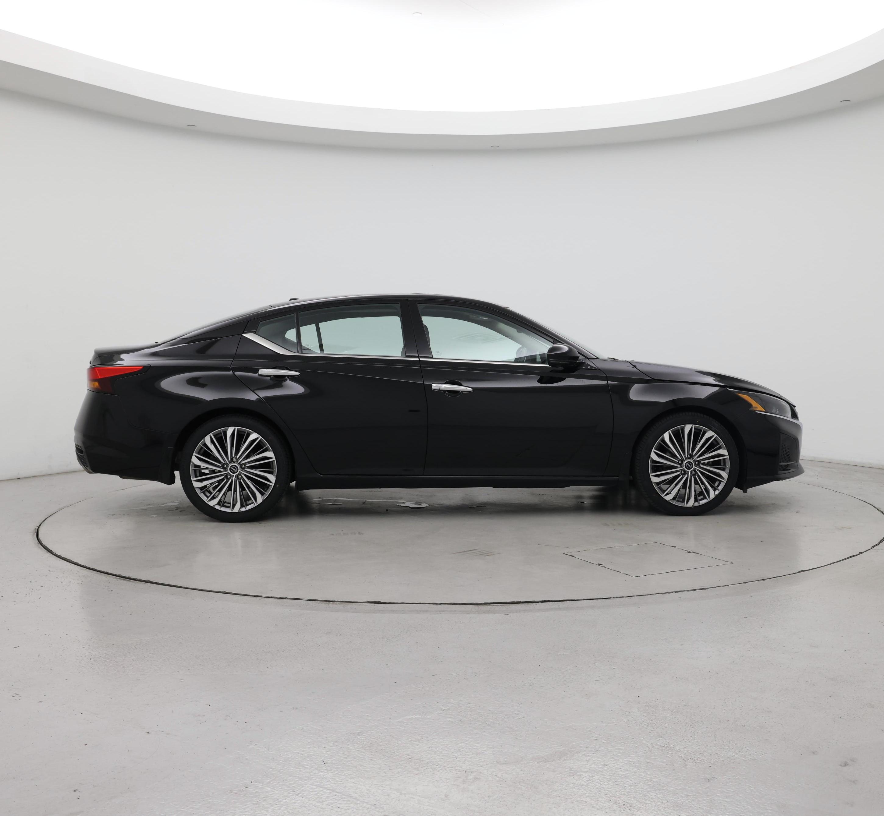 Thumbnail: 2023 Nissan Altima - 7