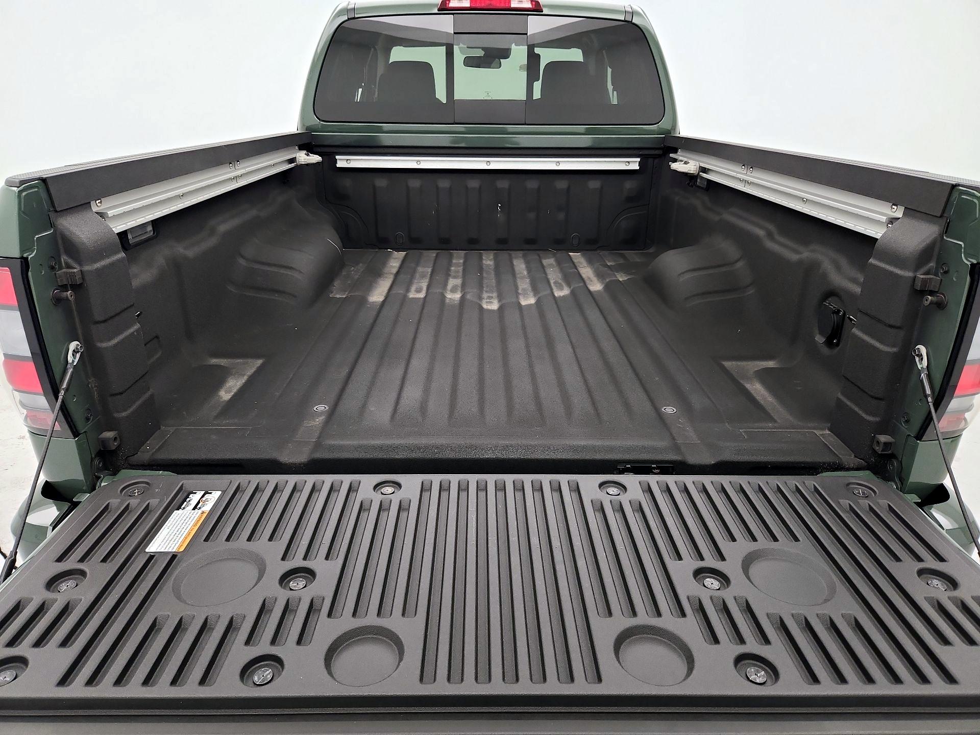 Thumbnail: 2025 Nissan Frontier - 19