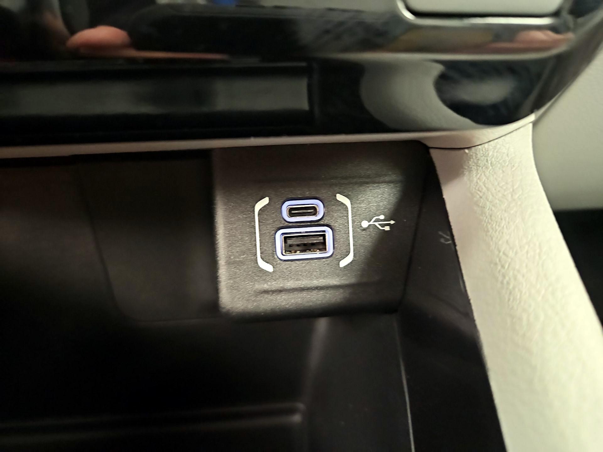 Thumbnail: 2022 Jeep Compass - 18