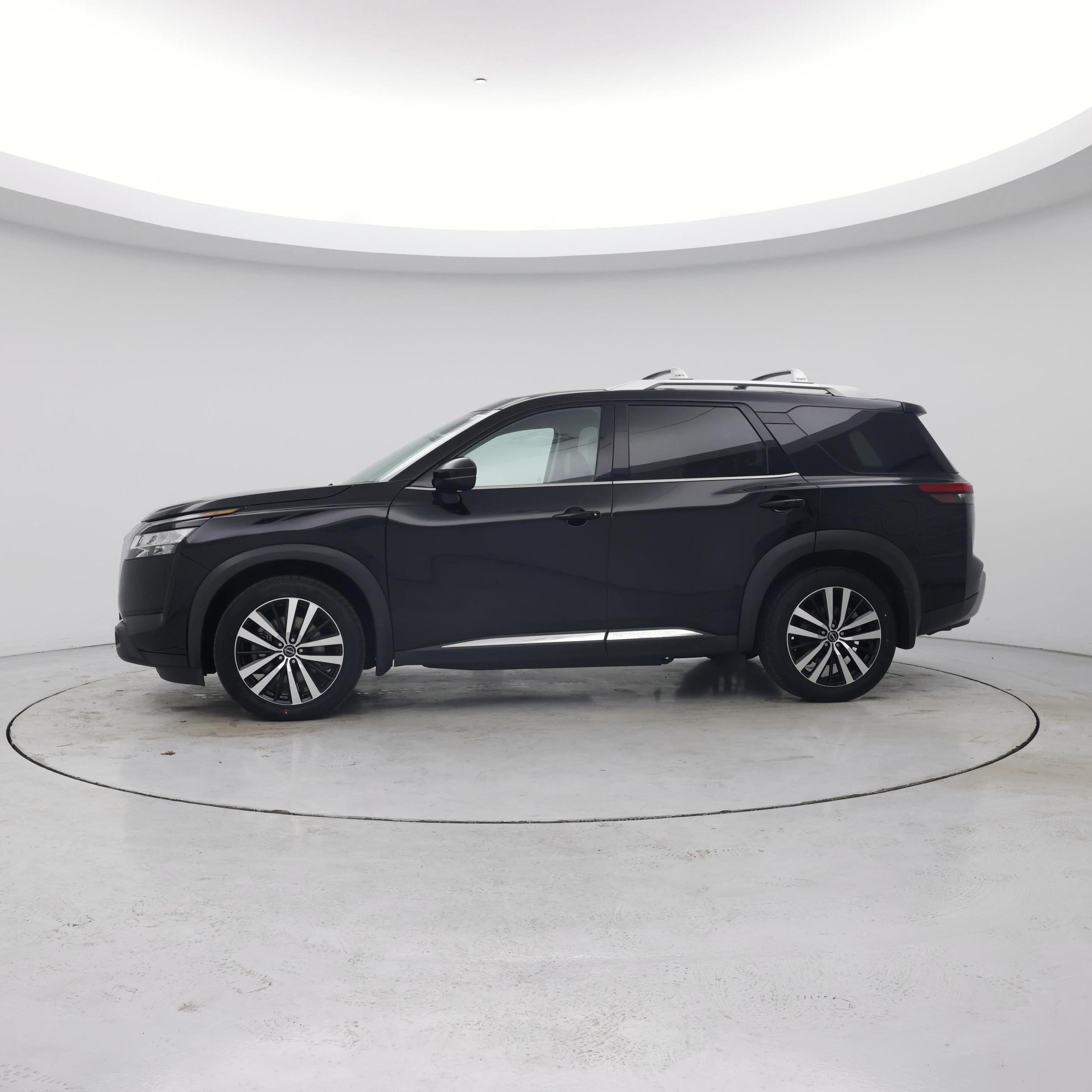 Thumbnail: 2023 Nissan Pathfinder - 3