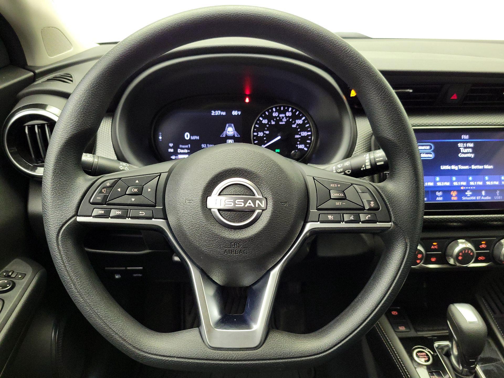 Thumbnail: 2023 Nissan Kicks - 10