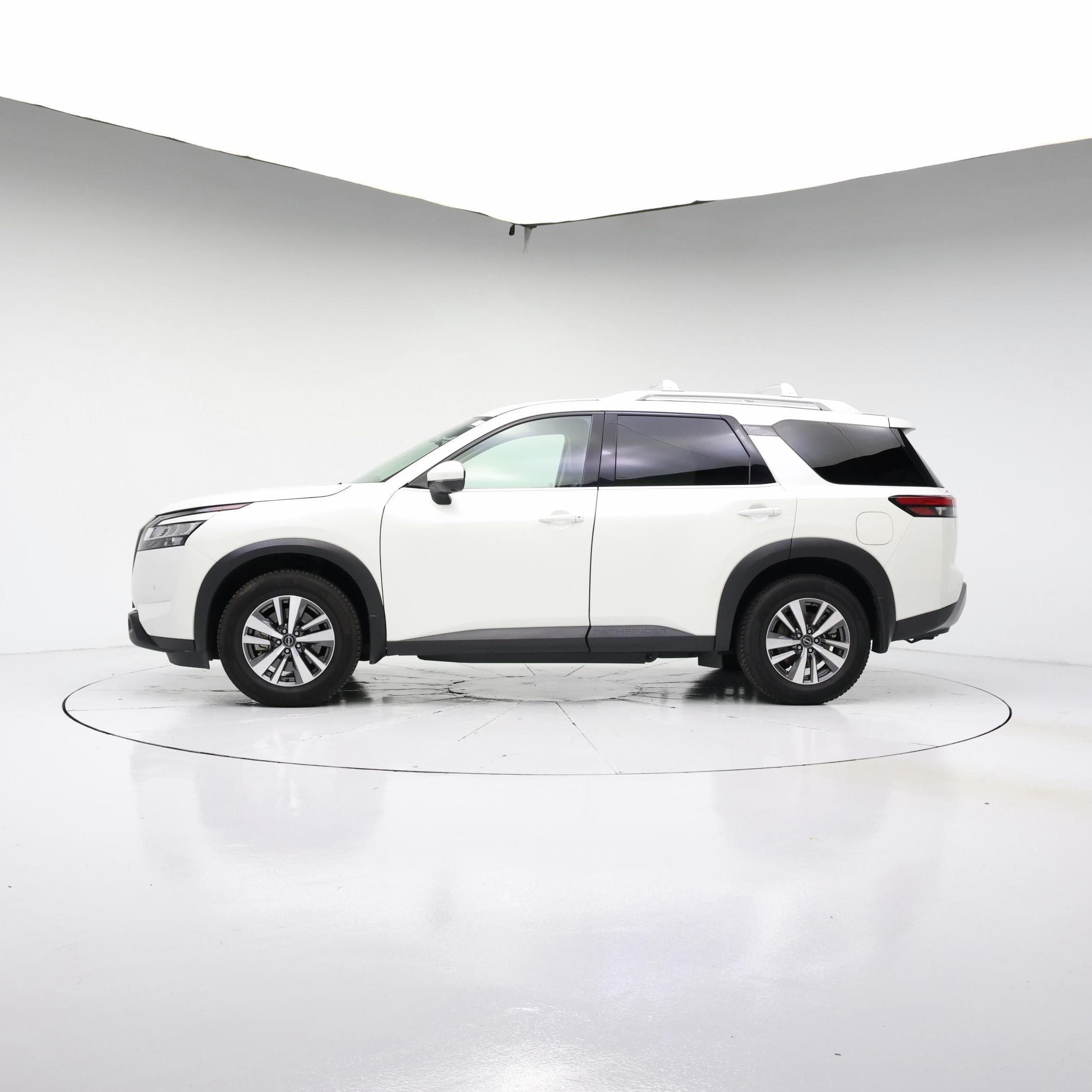 Thumbnail: 2023 Nissan Pathfinder - 3