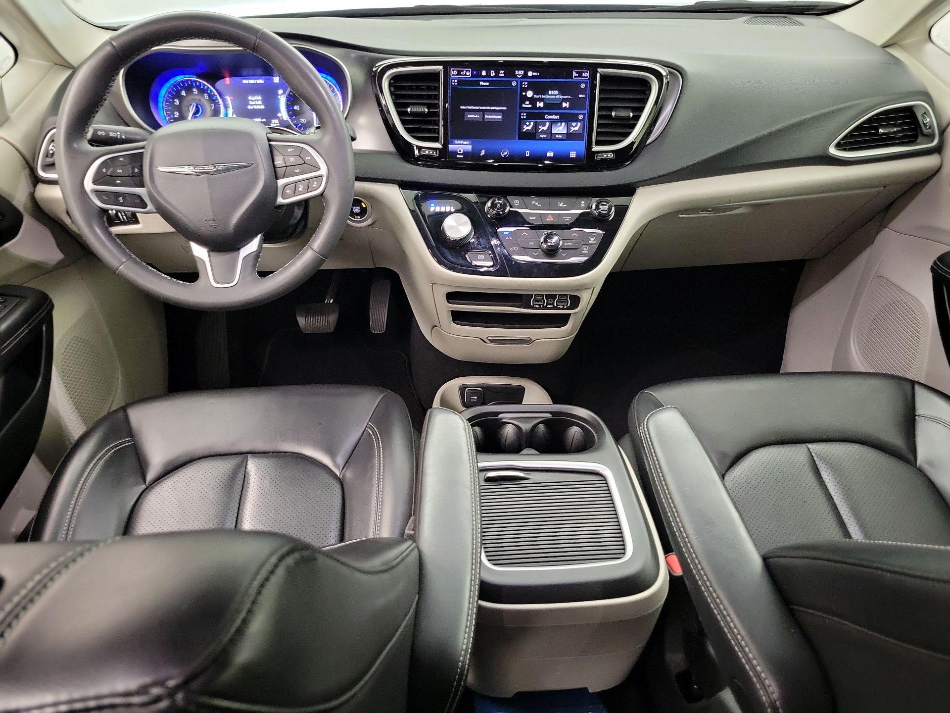 Thumbnail: 2023 Chrysler Pacifica - 9