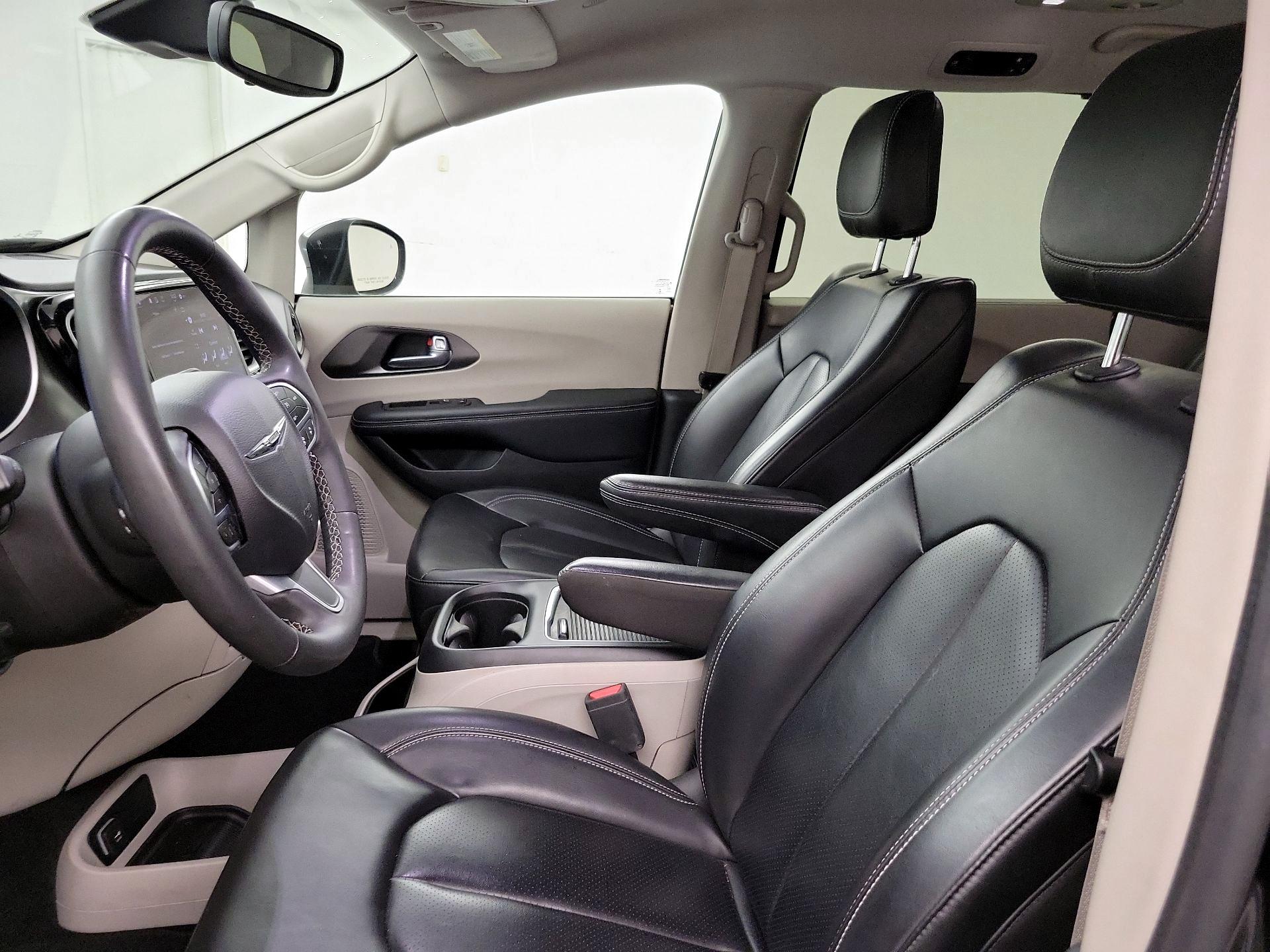 Thumbnail: 2023 Chrysler Pacifica - 11