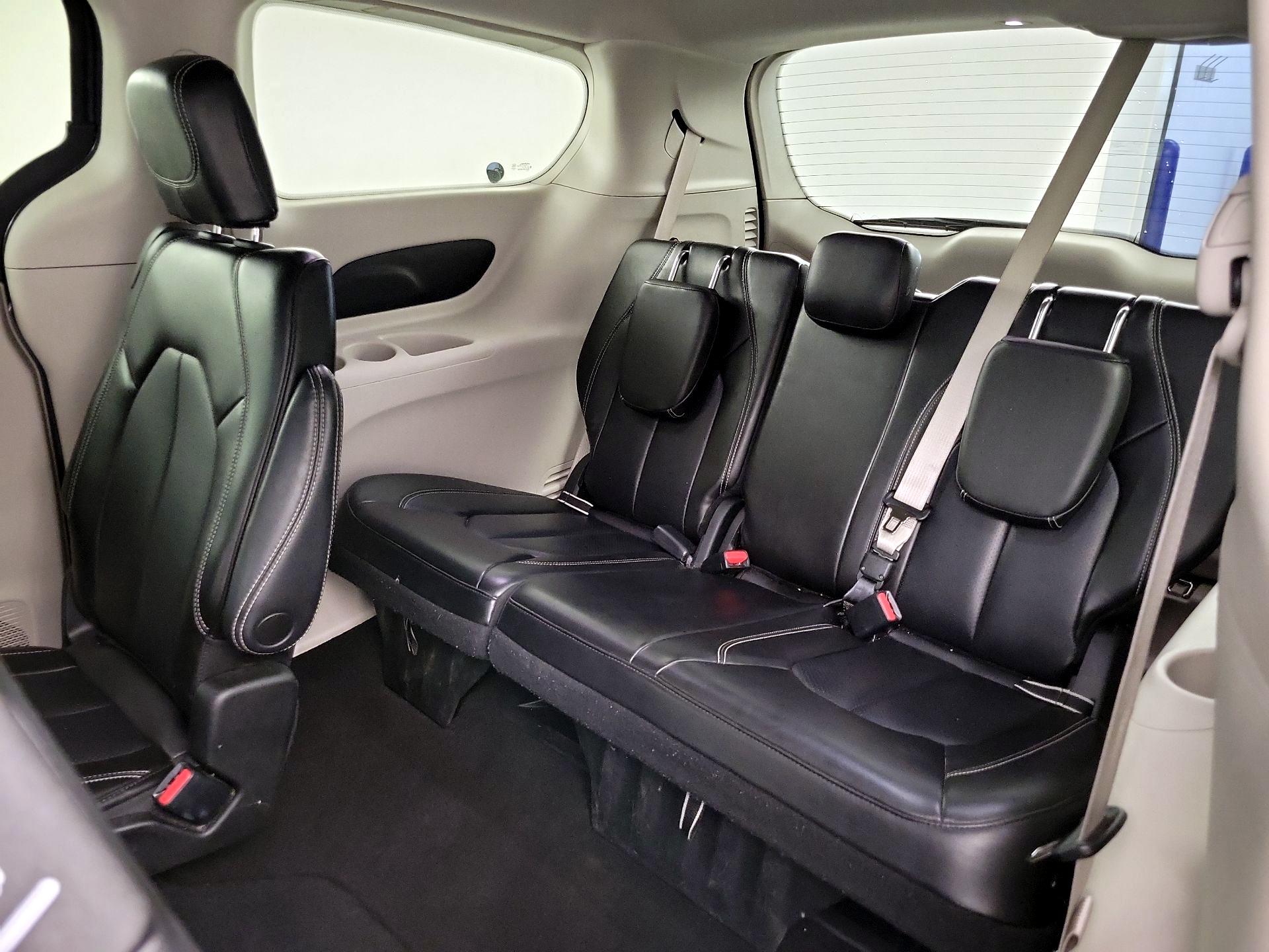 Thumbnail: 2023 Chrysler Pacifica - 20