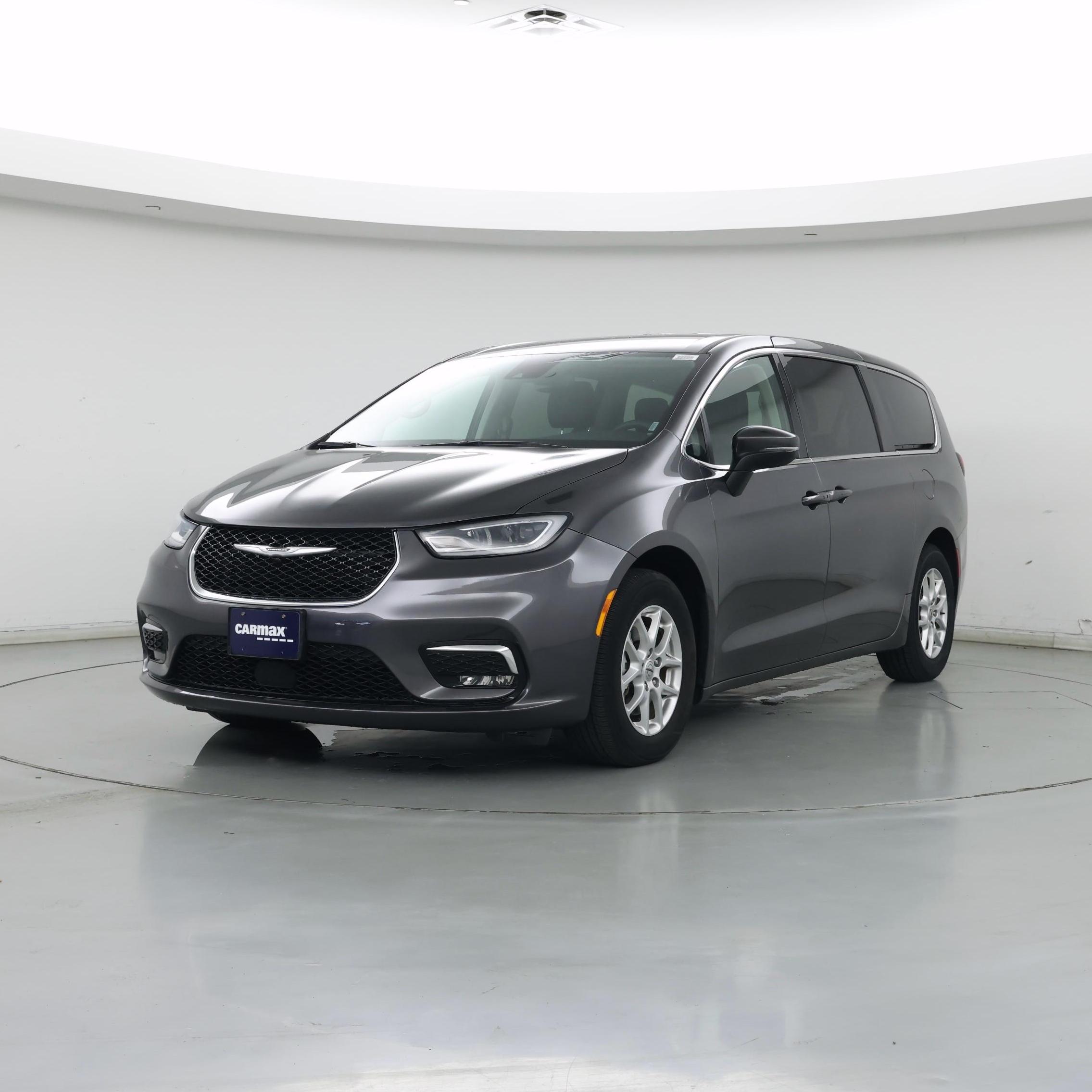 Thumbnail: 2023 Chrysler Pacifica - 4