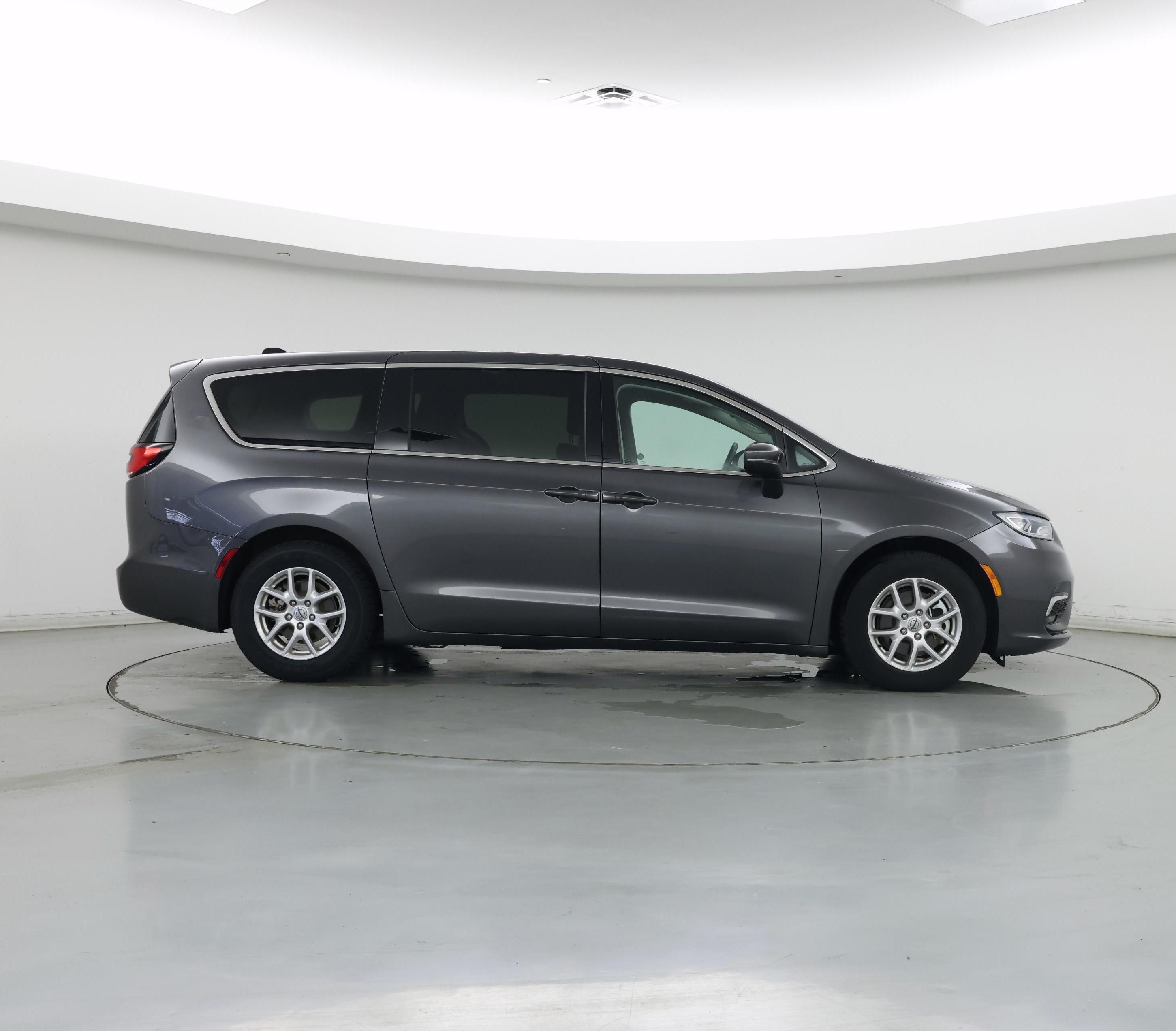 Thumbnail: 2023 Chrysler Pacifica - 7
