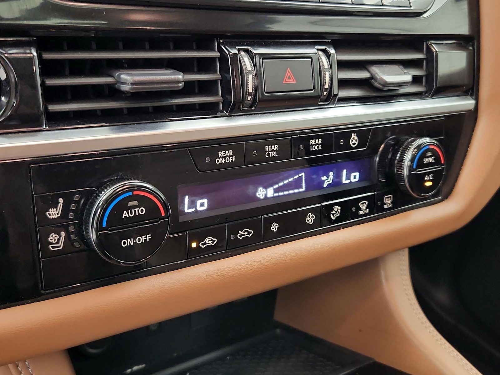 2023 Nissan Pathfinder Platinum - Photo 17
