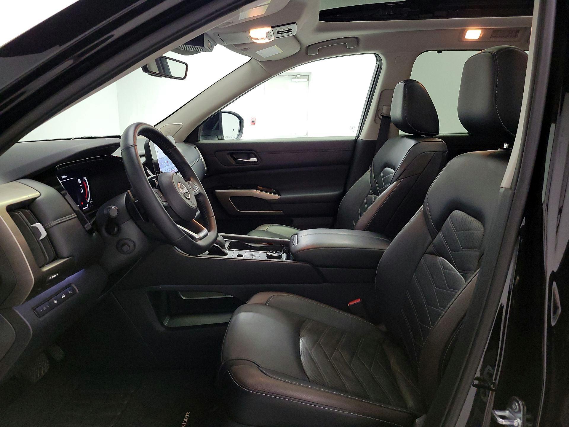 Thumbnail: 2023 Nissan Pathfinder - 11