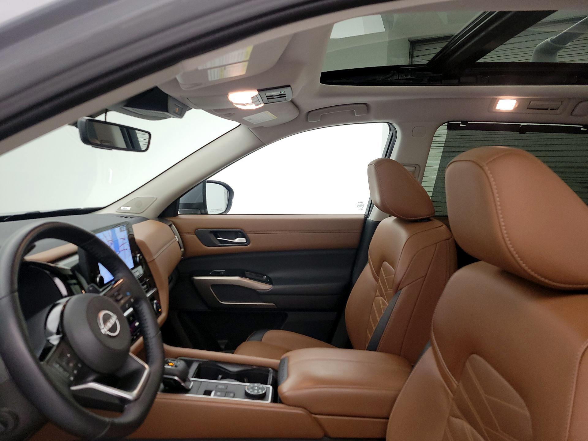 Thumbnail: 2023 Nissan Pathfinder - 20