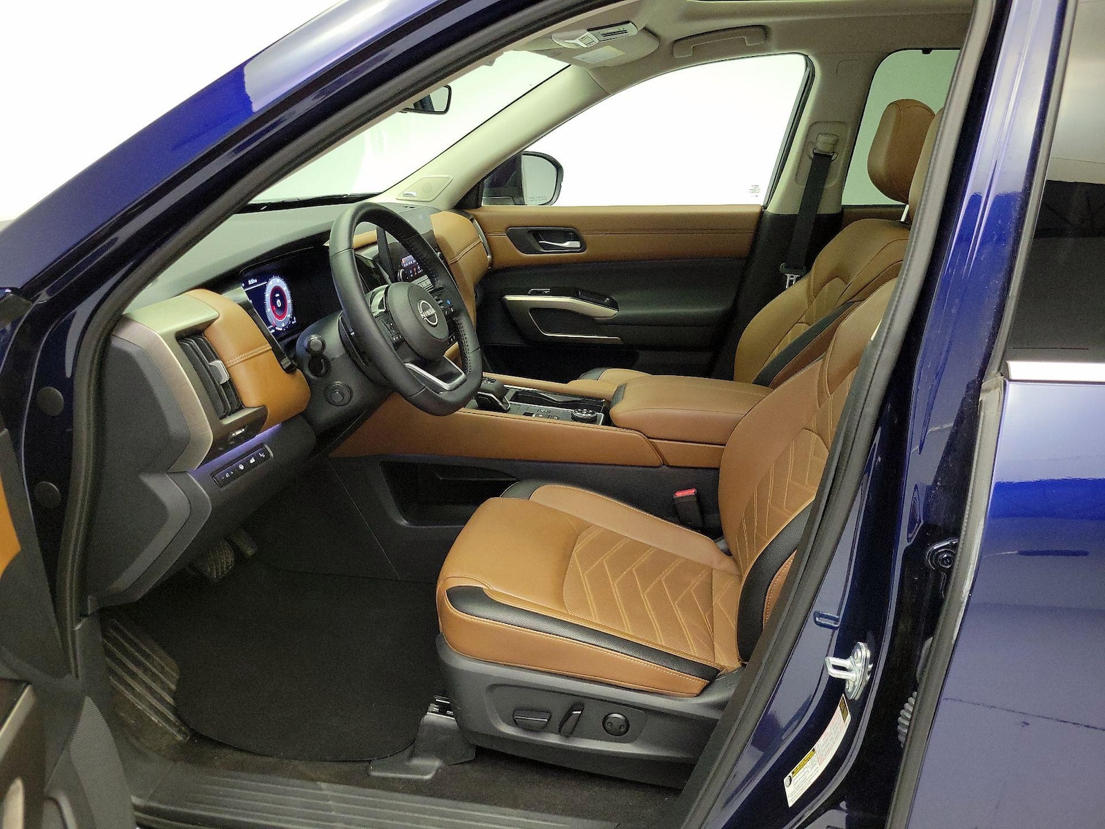 2025 Nissan Pathfinder Platinum - Photo 12