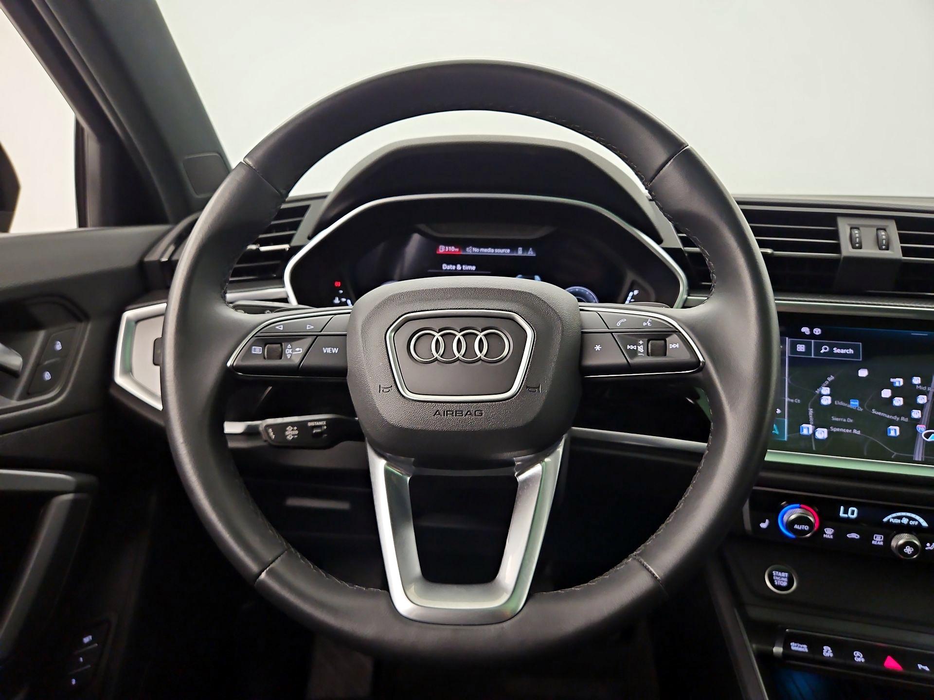 Thumbnail: 2024 Audi Q3 - 10