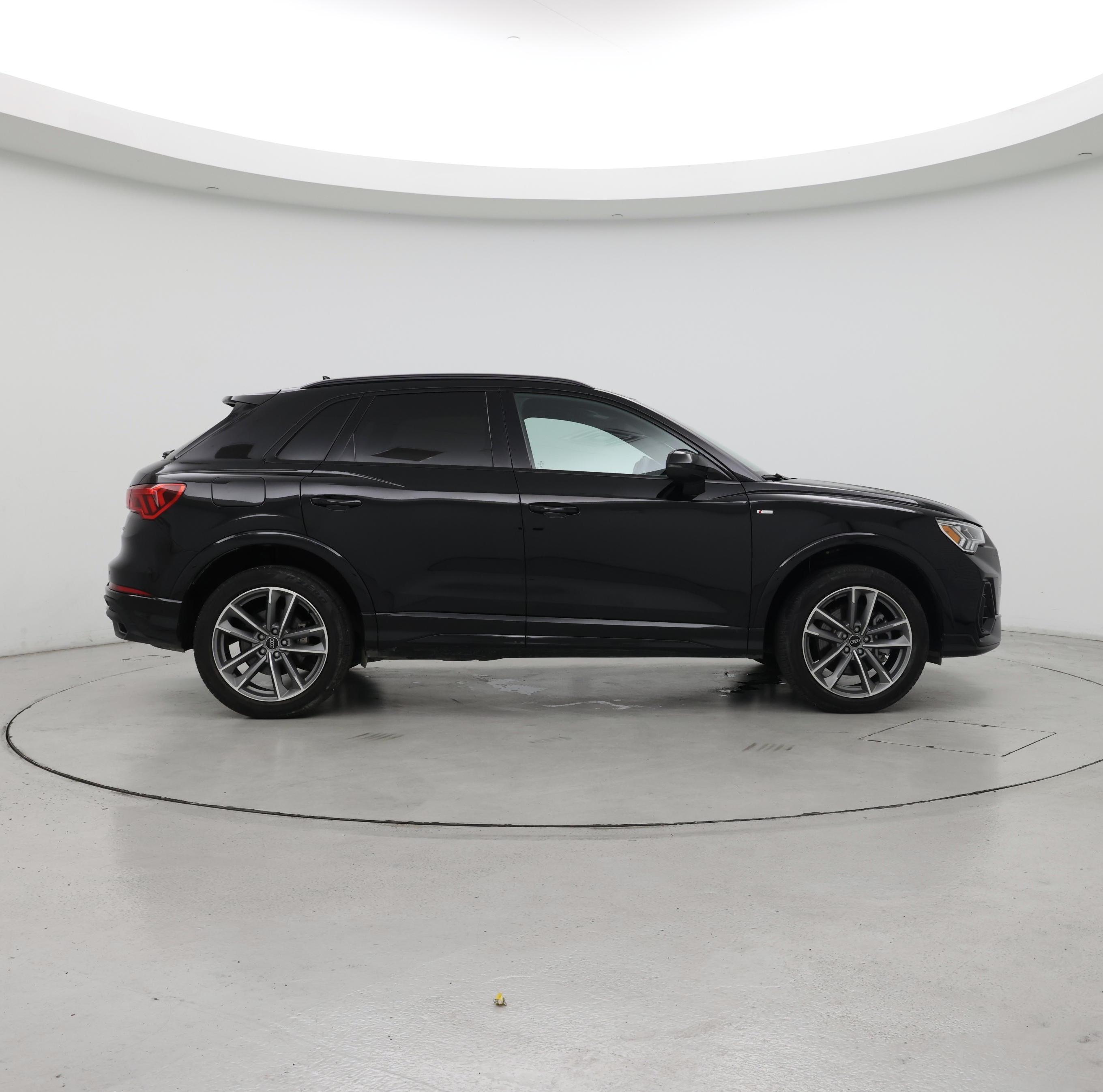Thumbnail: 2024 Audi Q3 - 7