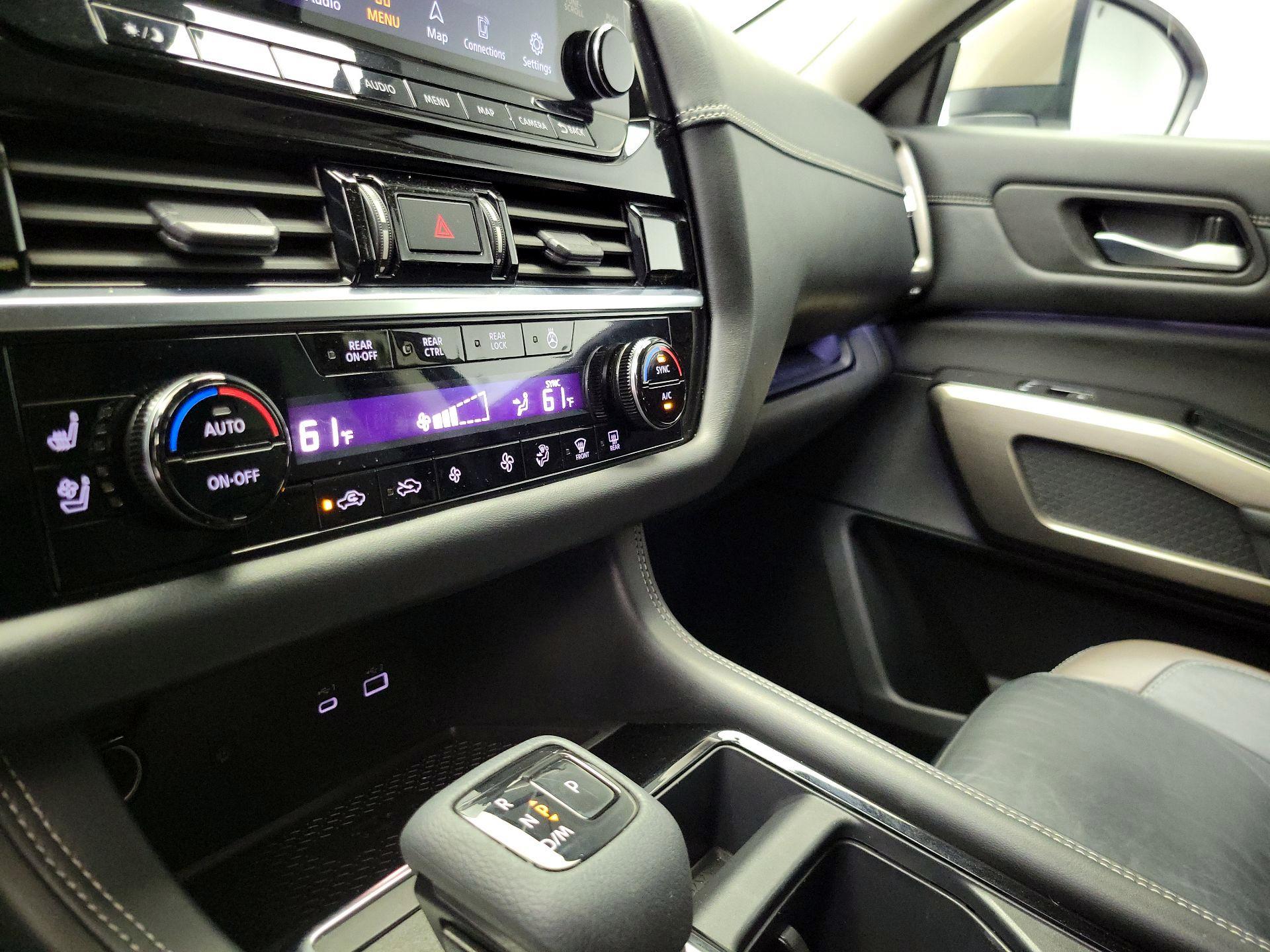 Thumbnail: 2023 Nissan Pathfinder - 17